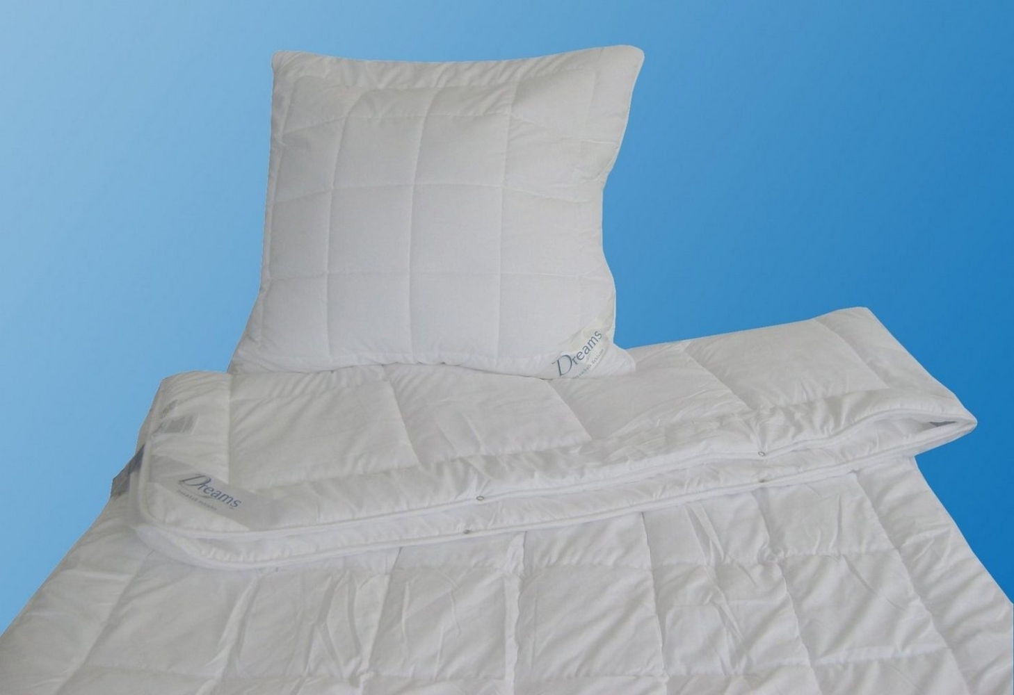 Dreams Microfaserbettdecke Superflausch, Bezug und Füllung aus supersofter Microfaser Bild 1
