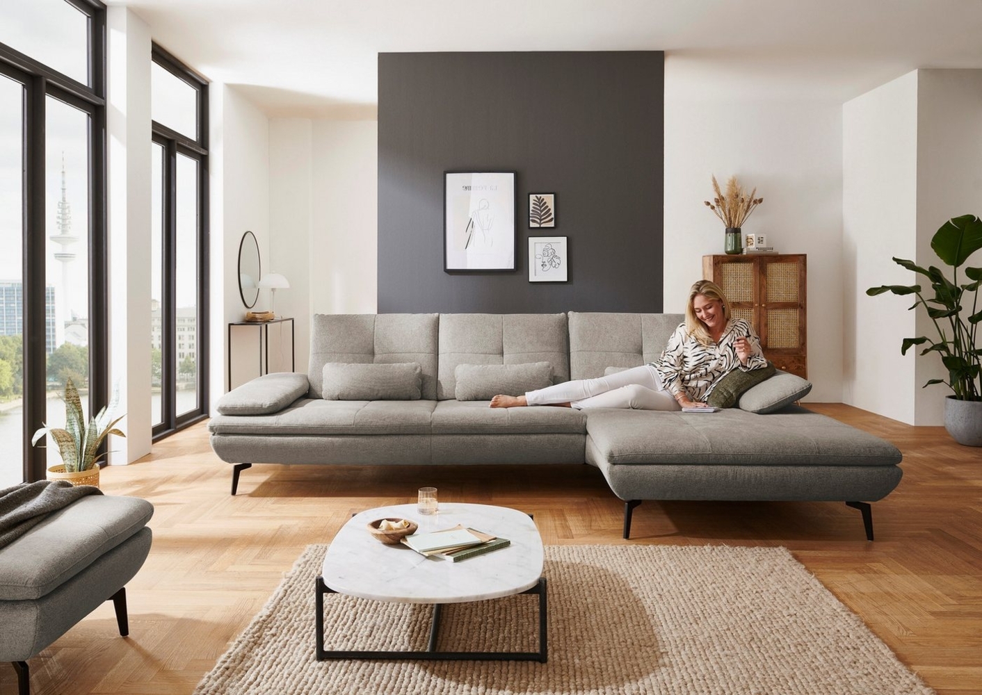 Die PlanBar Ecksofa MP-IN23002 L-Form, 2 Teile, wahlweise mit Armteil- und Sitztiefenverstellung Bild 1