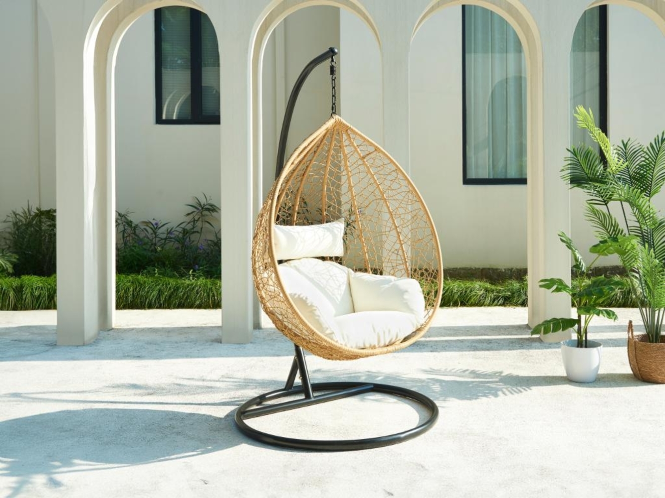 Vente-unique - Hängesessel - Polyrattan - Holzfarben hell - CAMPLI von MYLIA Bild 1