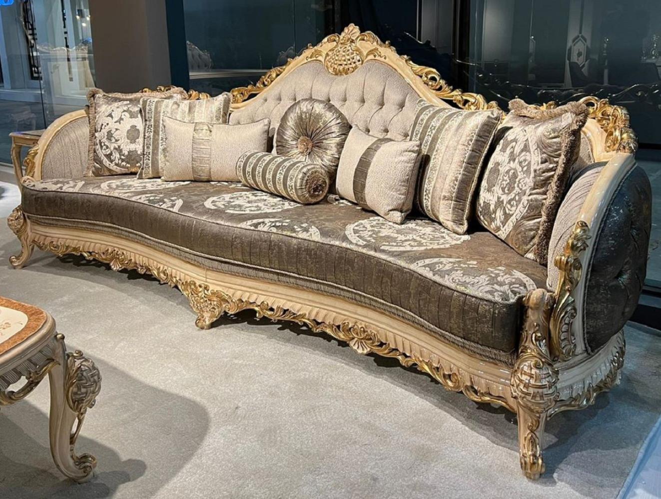 Casa Padrino Luxus Barock Sofa Grau / Braun / Naturfarben / Gold - Handgefertigtes Wohnzimmer Sofa mit elegantem Muster und dekorativen Kissen - Prunkvolle Wohnzimmer Möbel im Barockstil Bild 1