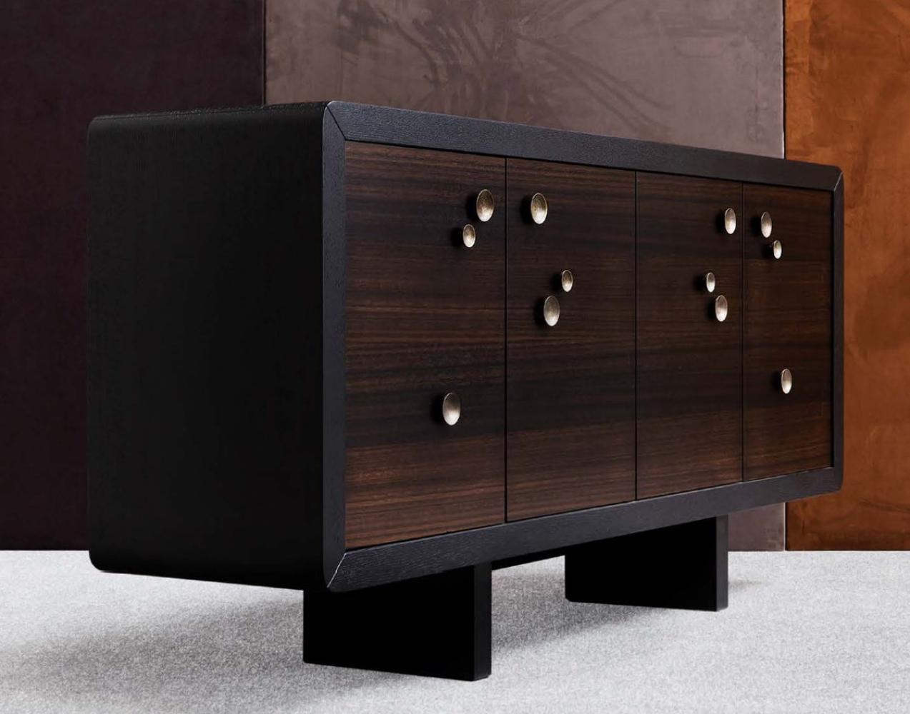 Casa Padrino Luxus Sideboard Schwarz / Dunkelbraun 191 x 46 x H. 91 cm - Massivholz Schrank mit 4 Türen - Wohnzimmer Möbel - Hotel Möbel - Luxus Kollektion Bild 1