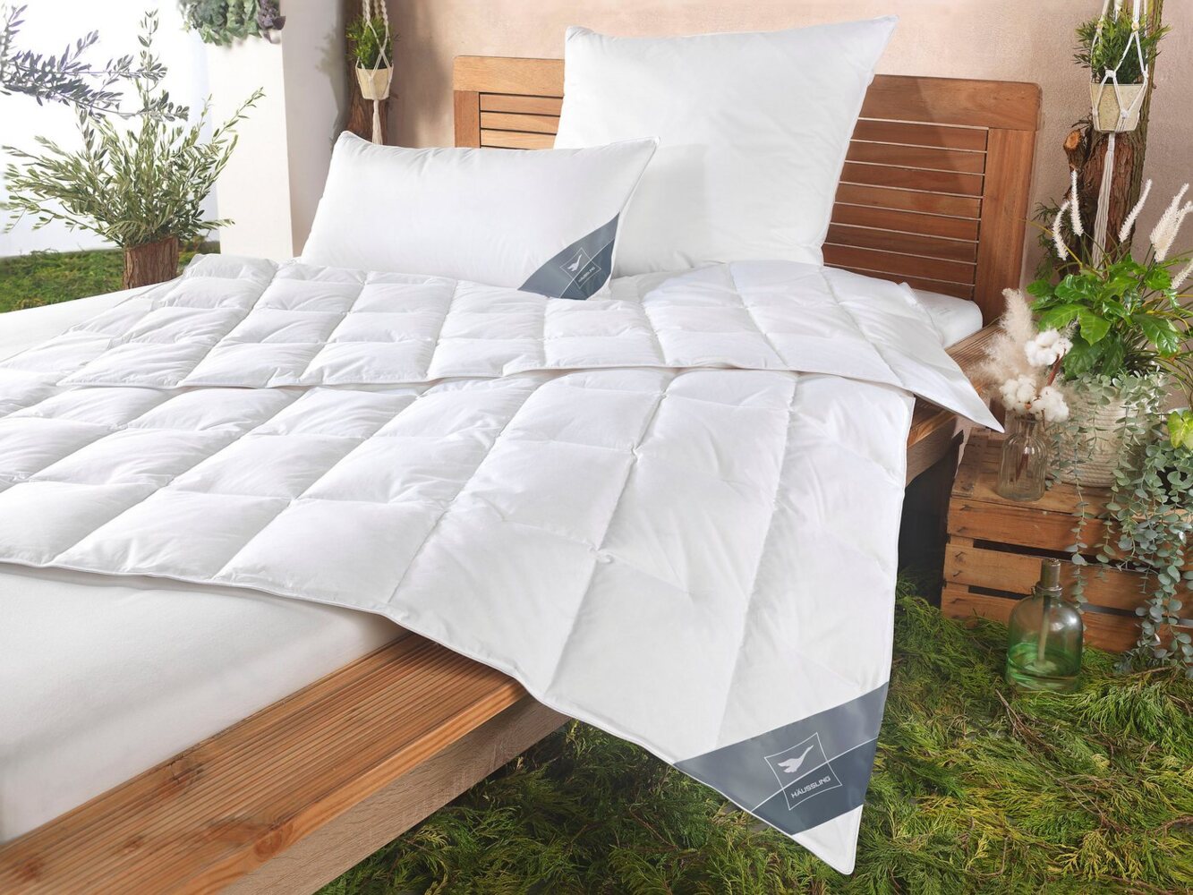 Haeussling Daunenbettdecke GRÖNLAND Made in Green, Füllung: neue, weiße 90% Daunen/10% Federn, Kl. 1, Bezug: 100% Baumwolle, nachhaltiges, hochwertiges Daunenprodukt" Made in Green" zertifiziert Bild 1