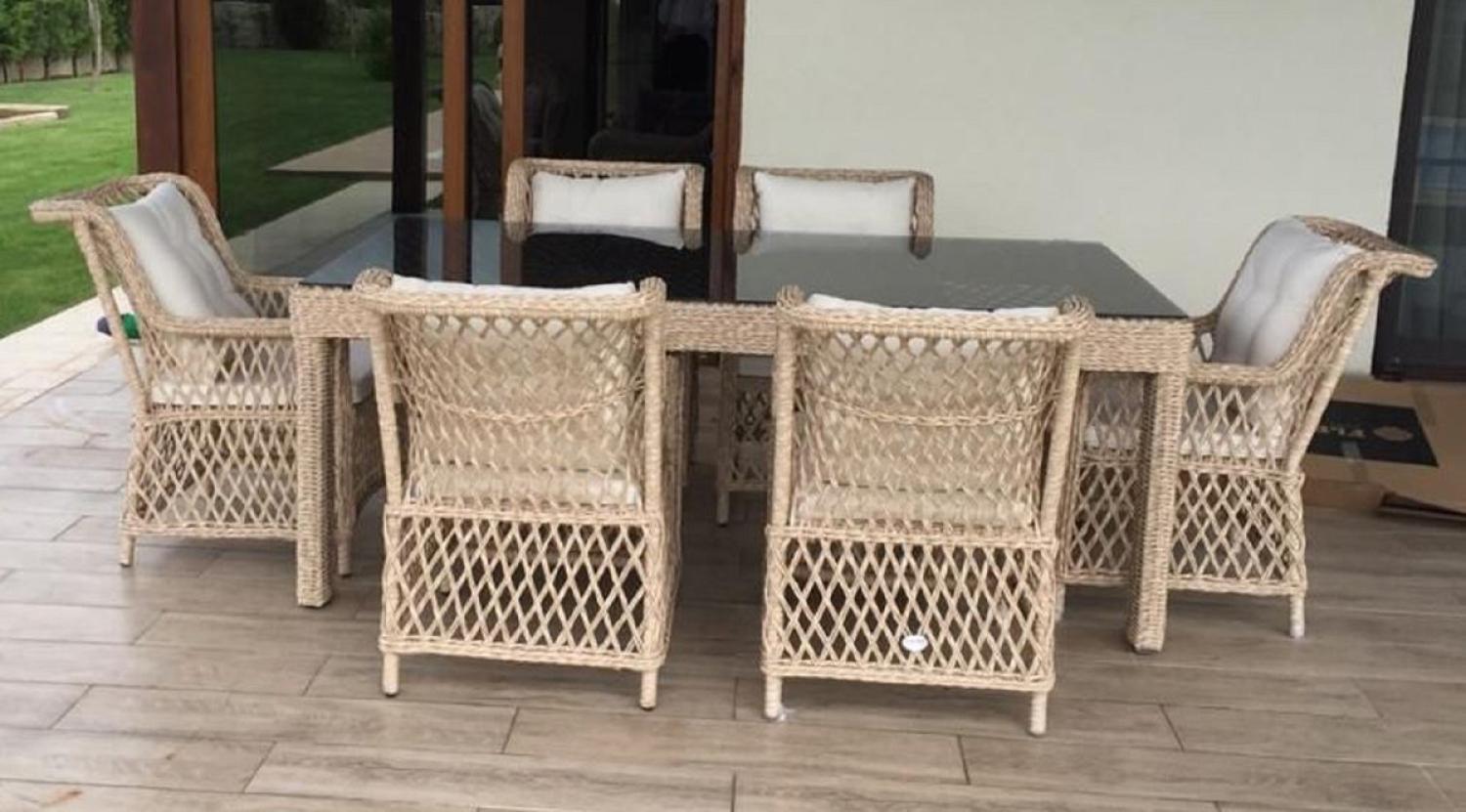 Casa Padrino Luxus Rattan Gartenmöbel Set Naturfarben - 1 Rattan Garten Esstisch mit Glasplatte & 6 Rattan Gartenstühle mit Armlehnen - Moderne Luxus Rattan Garten & Terrassen Möbel Bild 1