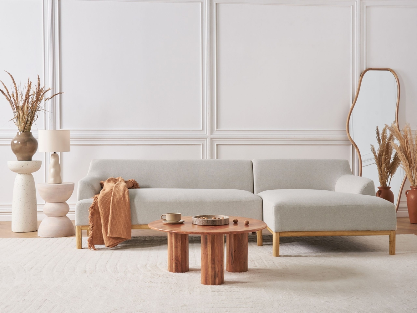 beliani 'SOSJO' Ecksofa, Stoff helles beige, Rechtsseitig, 251 x 132 x 74 cm Bild 1