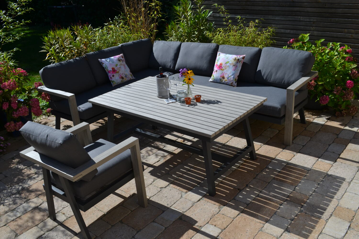 große Garten Ecklounge Morgana + Sessel + Tisch 165x100 cm Vintage Grey - lange Seite rechts Bild 1