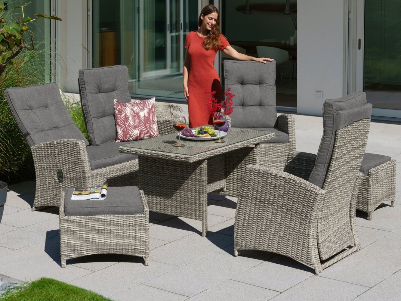 KONIFERA Garten-Essgruppe Monaco, (Set, 16-tlg, 1x2er Sofa, 2x Sessel, 2x Hocker, 1x Tisch 120 x 70 x 66 cm, inkl. Auflagen), Polyrattan, Aluminium, Rückenlehne verstellbar, Grau Bild 1