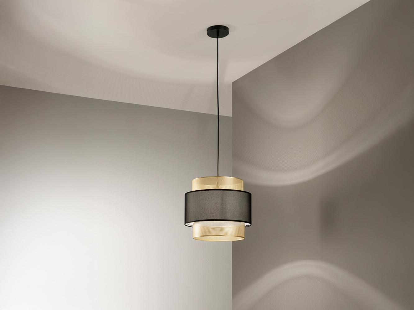 LED Hängelampe einflammig, Metall Gold mit Stoffblende Schwarz, Ø 35cm Bild 1