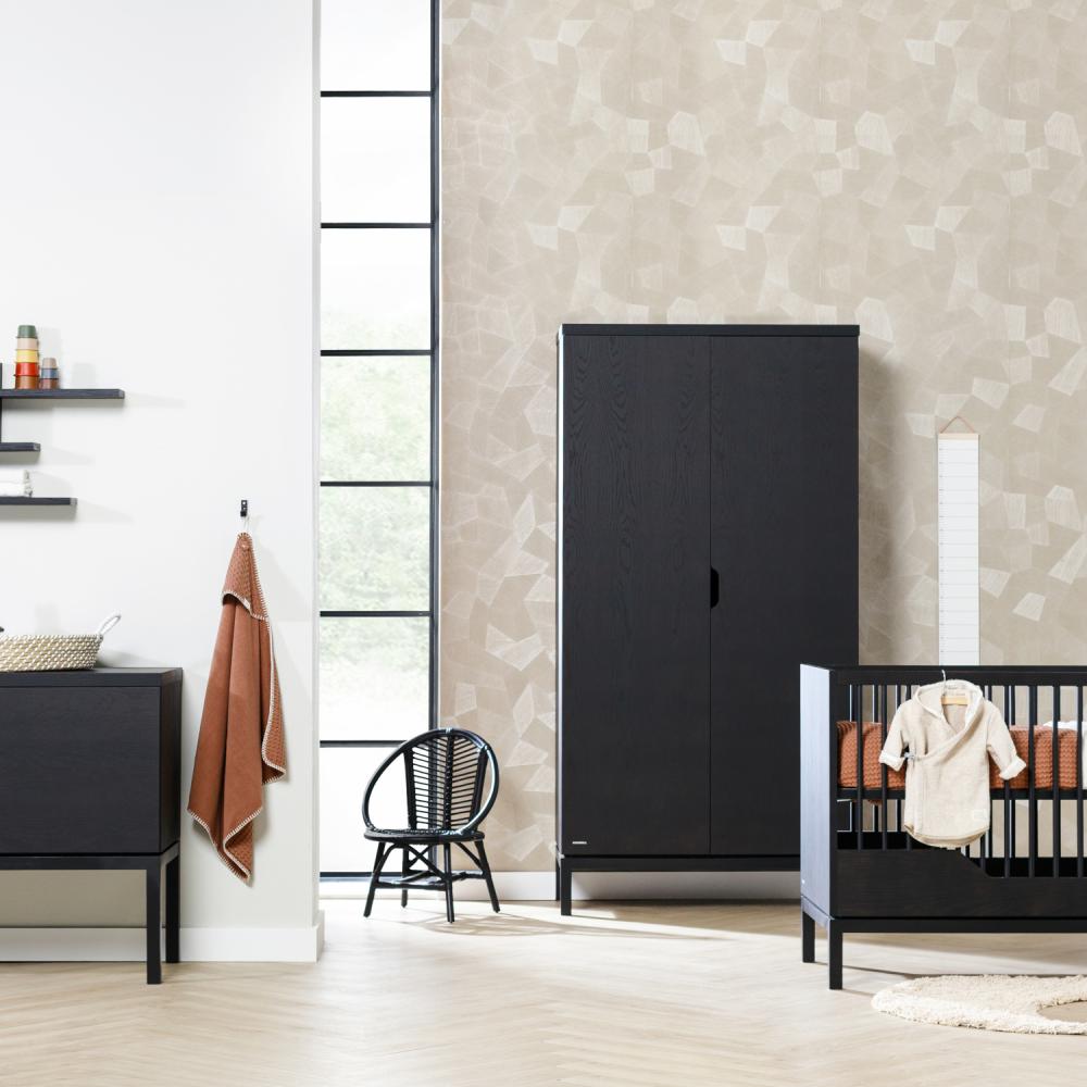Kidsmill Savi Babyzimmer Schwarz Eiche | Bett 70 x Bild 1