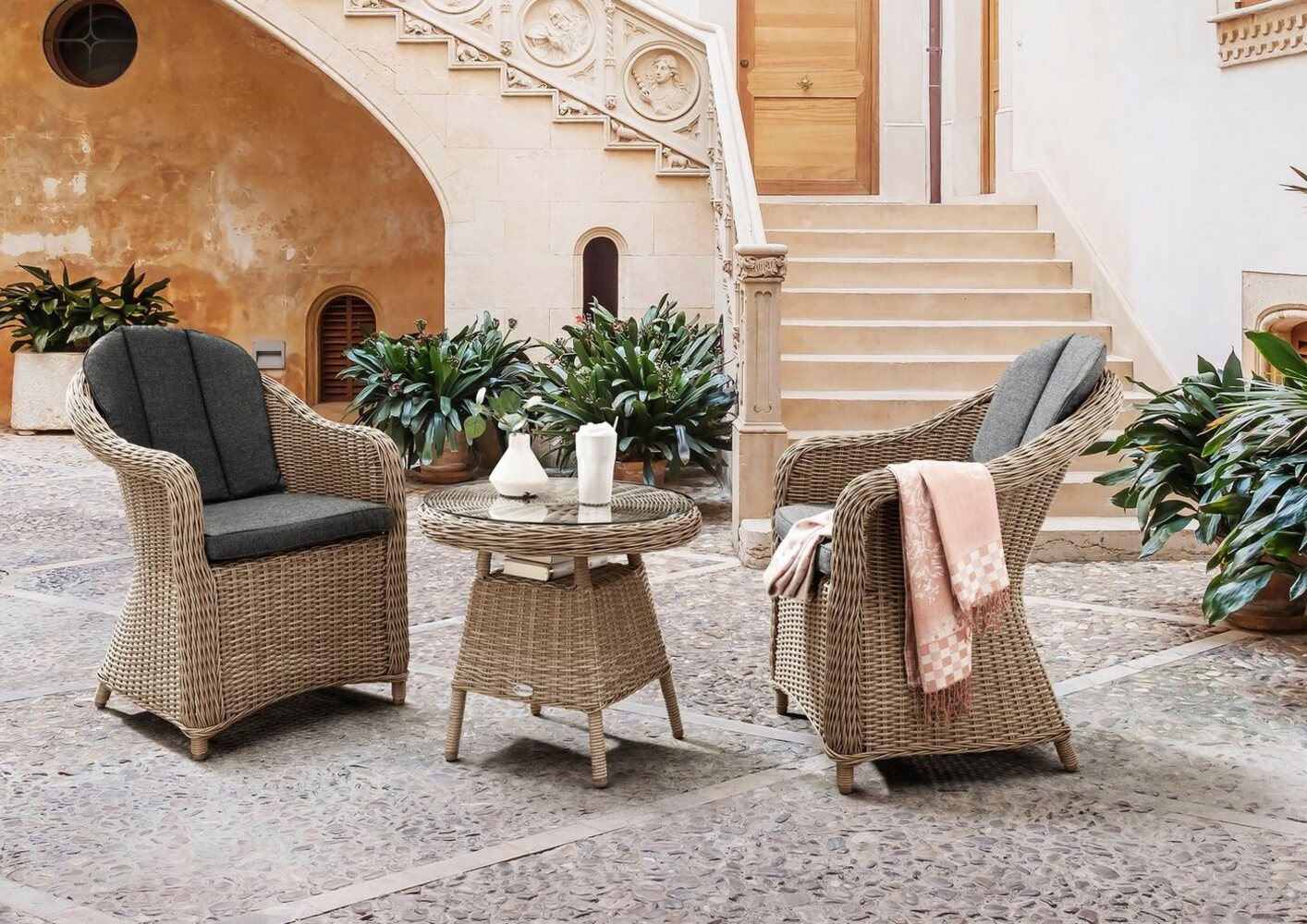 Destiny Balkonset MALAGA, (7-tlg, 2x Sessel, 1x Beistelltisch, inkl. Auflagen), Aluminium, Polyrattan Bild 1