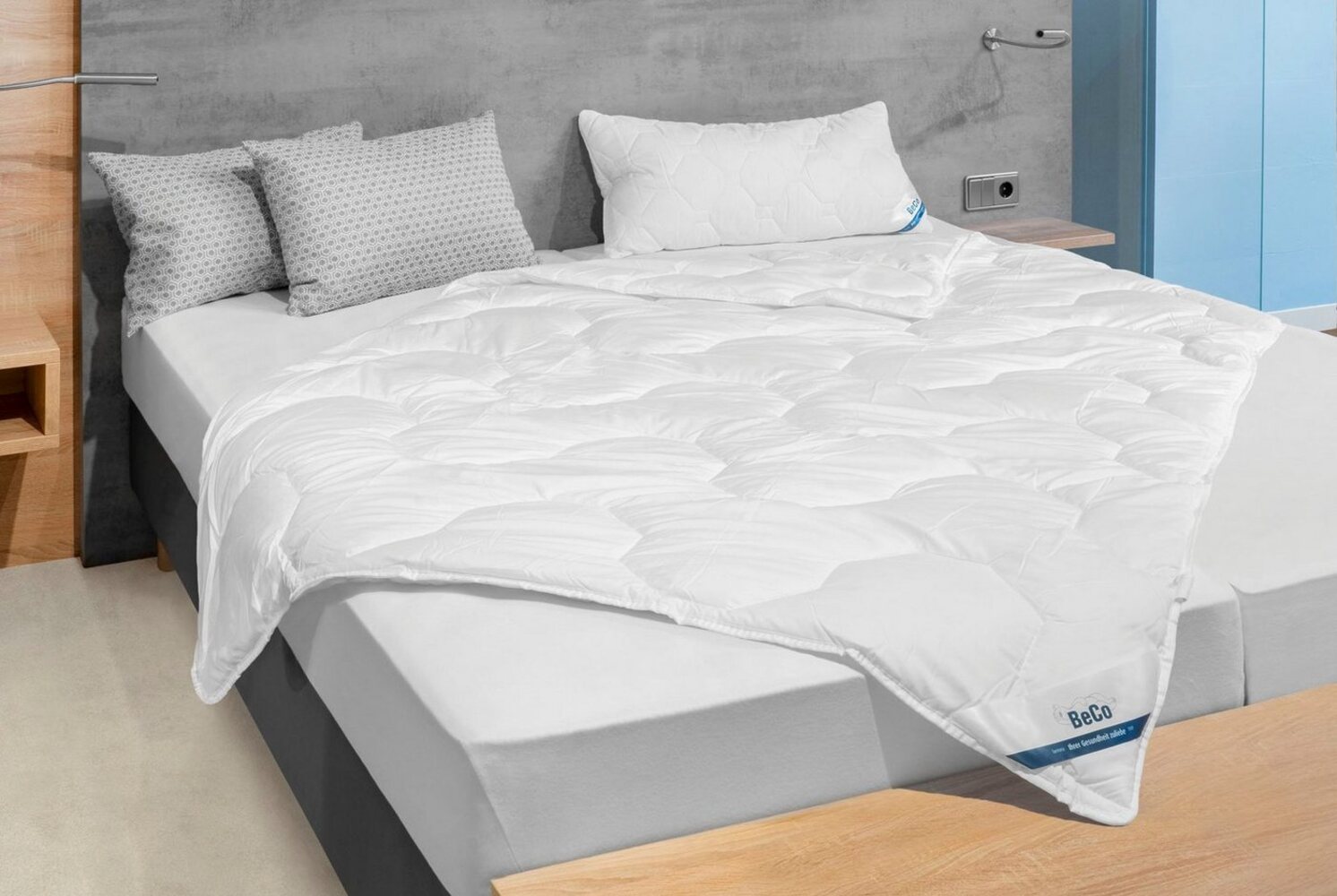 Beco Kunstfaserbettdecke Gregor, Bettdecken für Sommer und Winter, Ganzjahresdecke, Füllung: Polyester, Bezug: Polyester, Bettdecke 135x200cm, allergiker geeignet (Hausstauballergiker) Bild 1