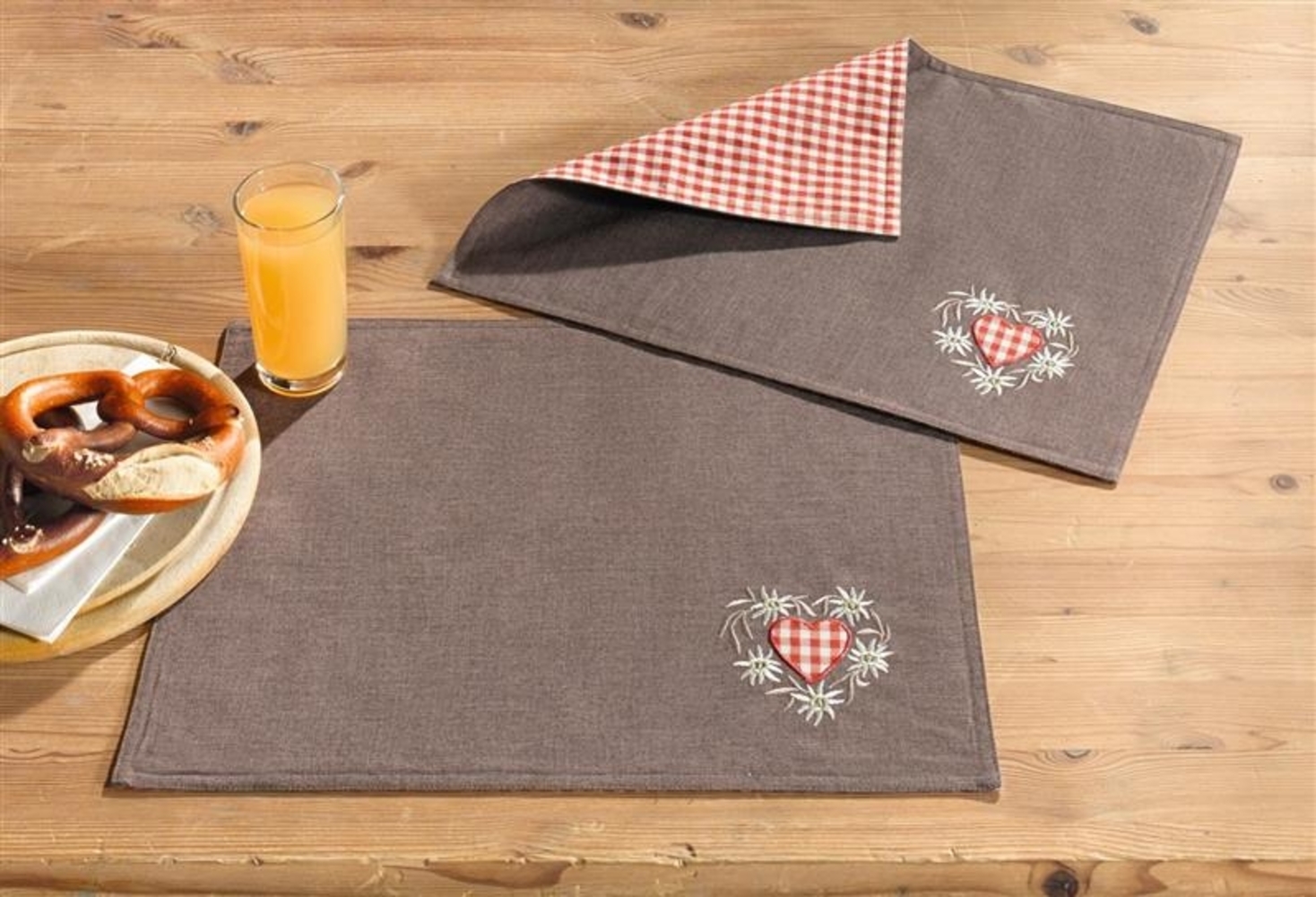2x Platzmatte "Alpenglück" in braun mit rot-beige kariert Herz & Edelweiß Stickerei, Tischset, Platzset Bild 1
