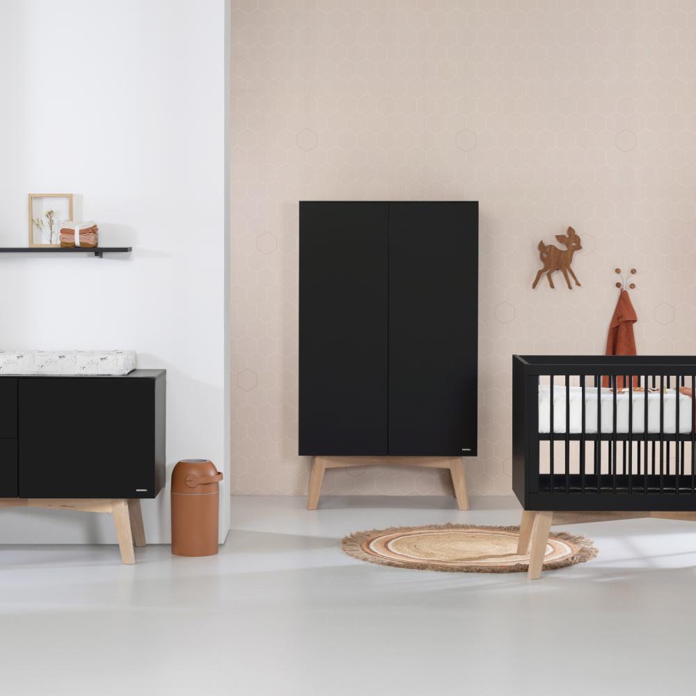 Kidsmill Sixties Babyzimmer Schwarz Matt / Natur | Bild 1