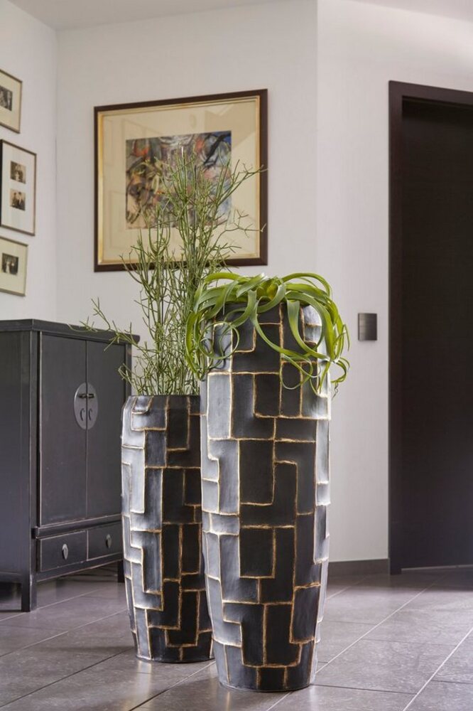 Flingora Bodenvase Mara, mit Einsatz - Fiberglas - Indoor - Samtschwarz/Gold - Höhe 75 cm Bild 1