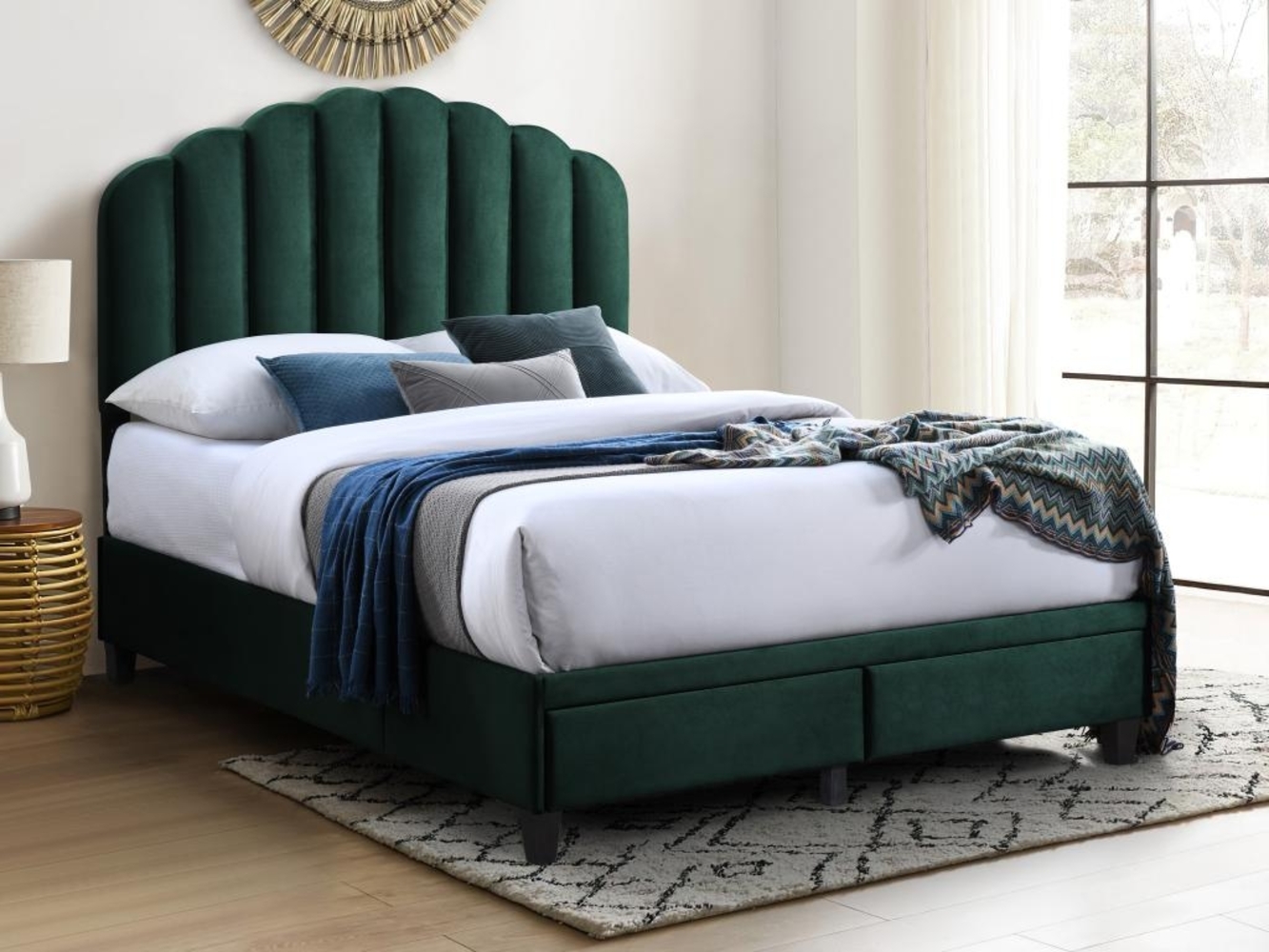 Vente-unique - Bett mit Schubladen + Matratze - 140 x 190 cm - Samt - Tannengrün - ILISIO Bild 1