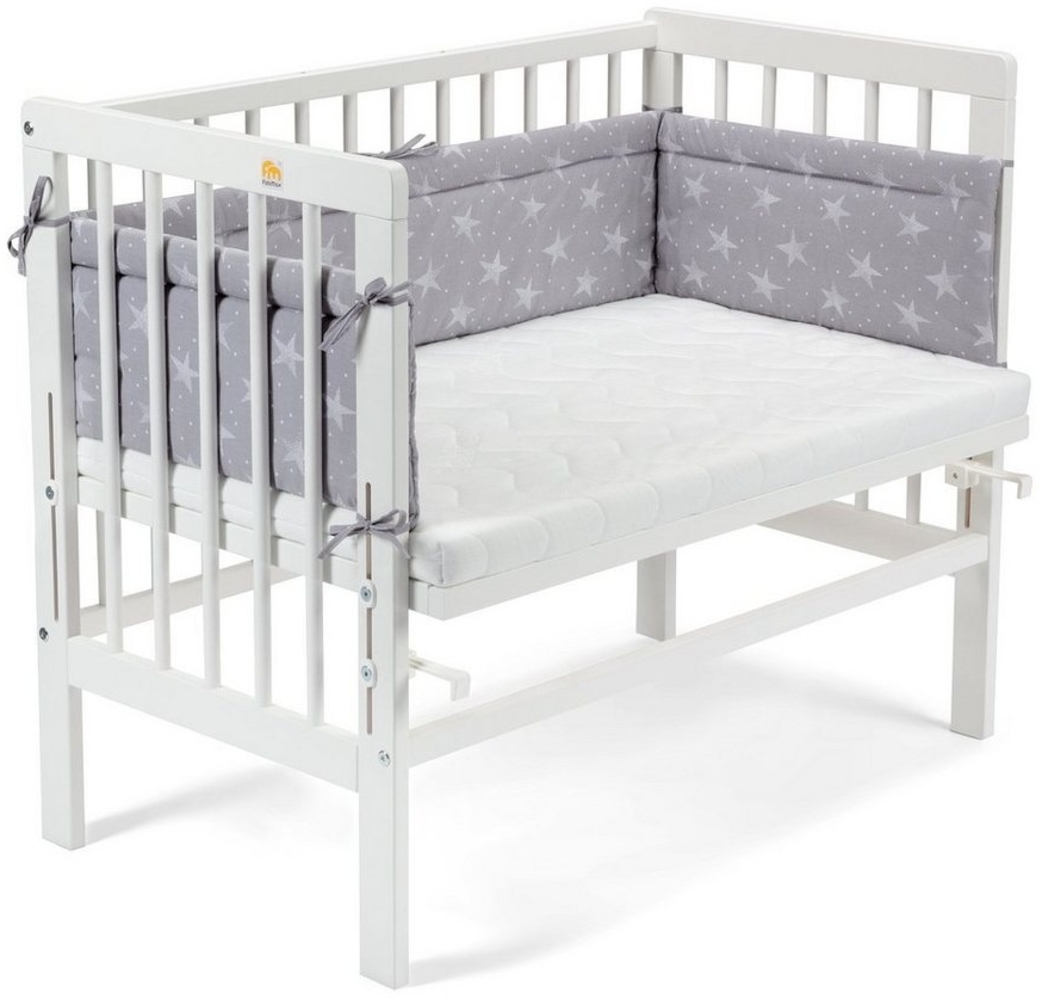 Fabimax 4604 'BASIC' Beistellbett weiß, inkl. Matratze 'CLASSIC' und Nestchen 'Sterne' weiß auf grau Bild 1