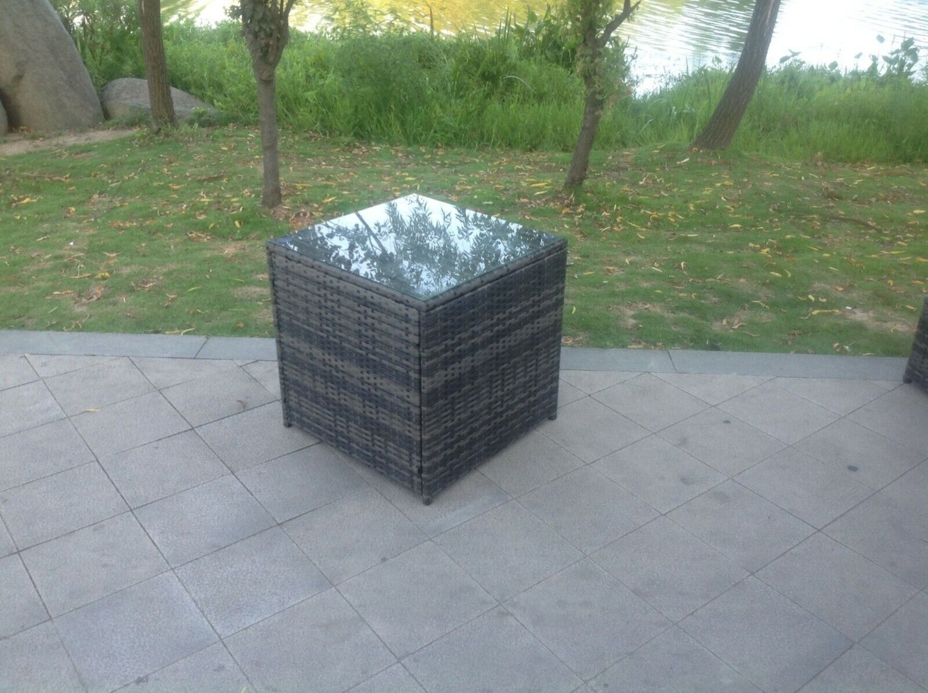Fimous Rattan Gartentisch 66 * 65 * 65cm Beistelltisch Outdoor Loungetisch mit Glas für Balkon;Garten;Terrassee Dunkelgrau Gemischt Bild 1