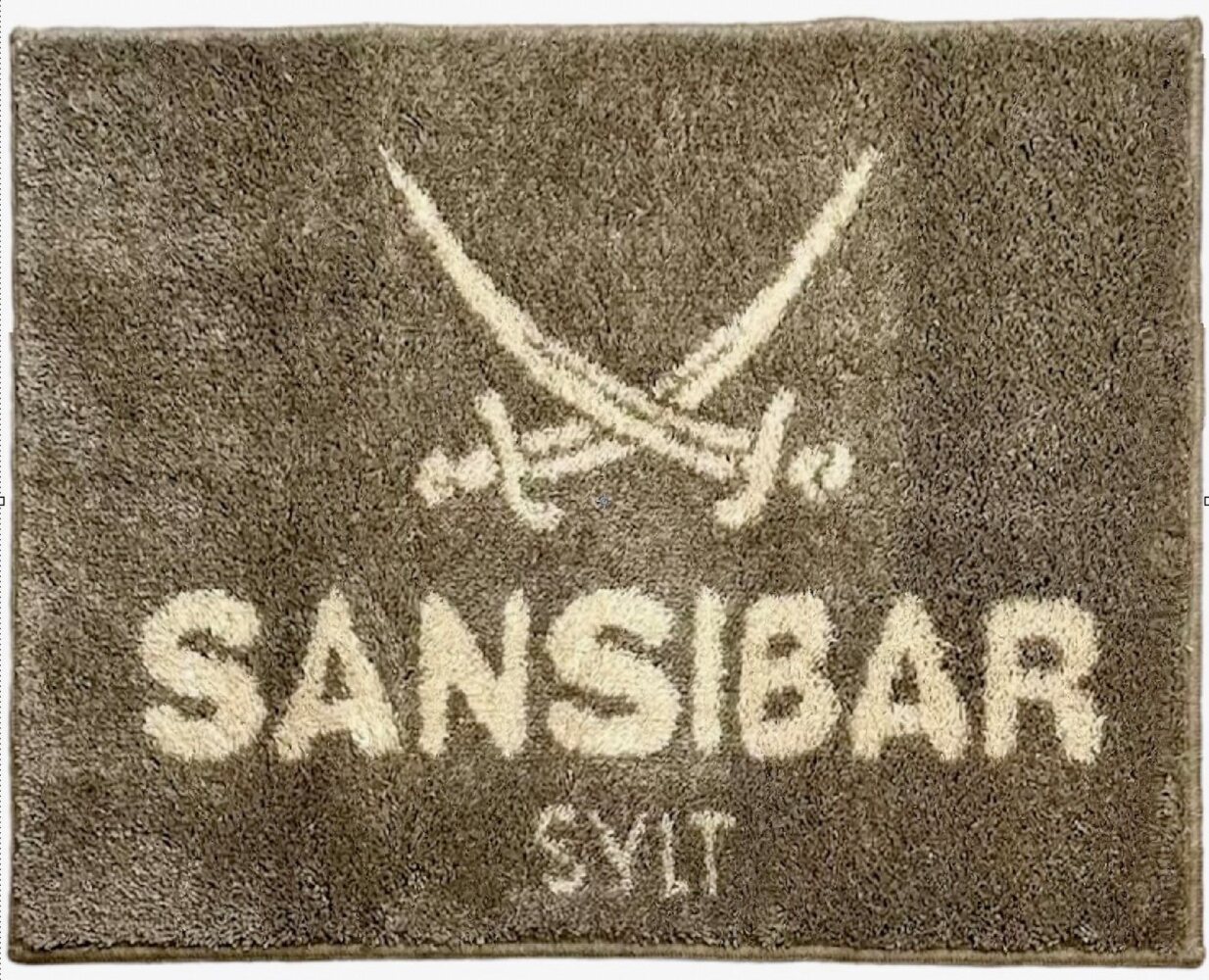 Sansibar Sylt Badematte Badematte »Sansibar, Höhe 20 mm, mit Sansibar Logo Schriftzug, rutschhemmend beschichtet, fußbodenheizungsgeeignet, strapazierfähig, schnell trocknend, Polyacryl, rechteckig, 55x65 cm, 60x100 cm, 70x120 cm Bild 1