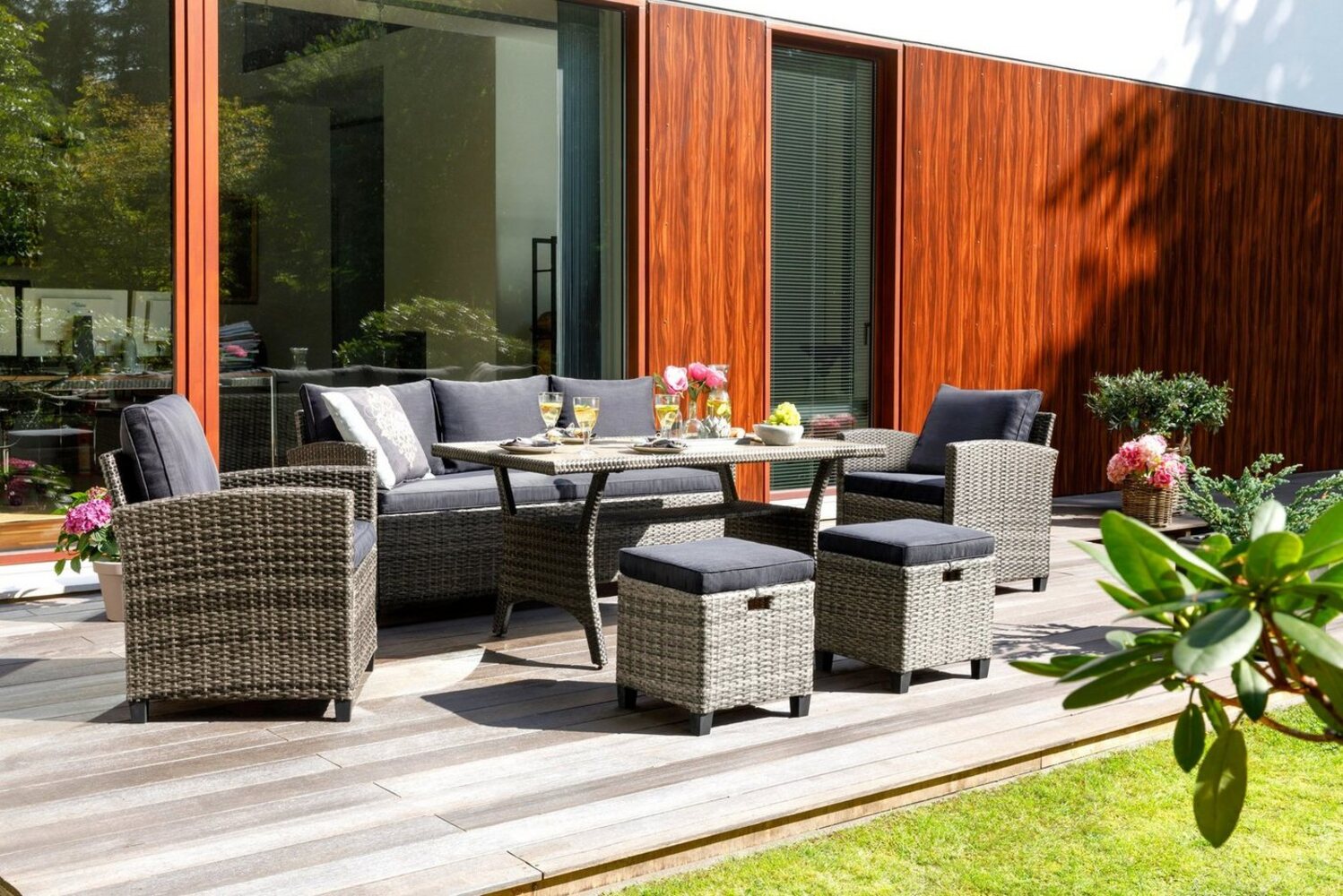 KONIFERA Gartenlounge-Set Amsterdam, (Set, 16-tlg, 1x 3er Sofa, 1x 2 Sessel, 2x Hocker, 1xTisch 144,5x74x67cm,Polyrattan), Stahl, Ablagefläche unter dem Tisch, Loungeset Bild 1