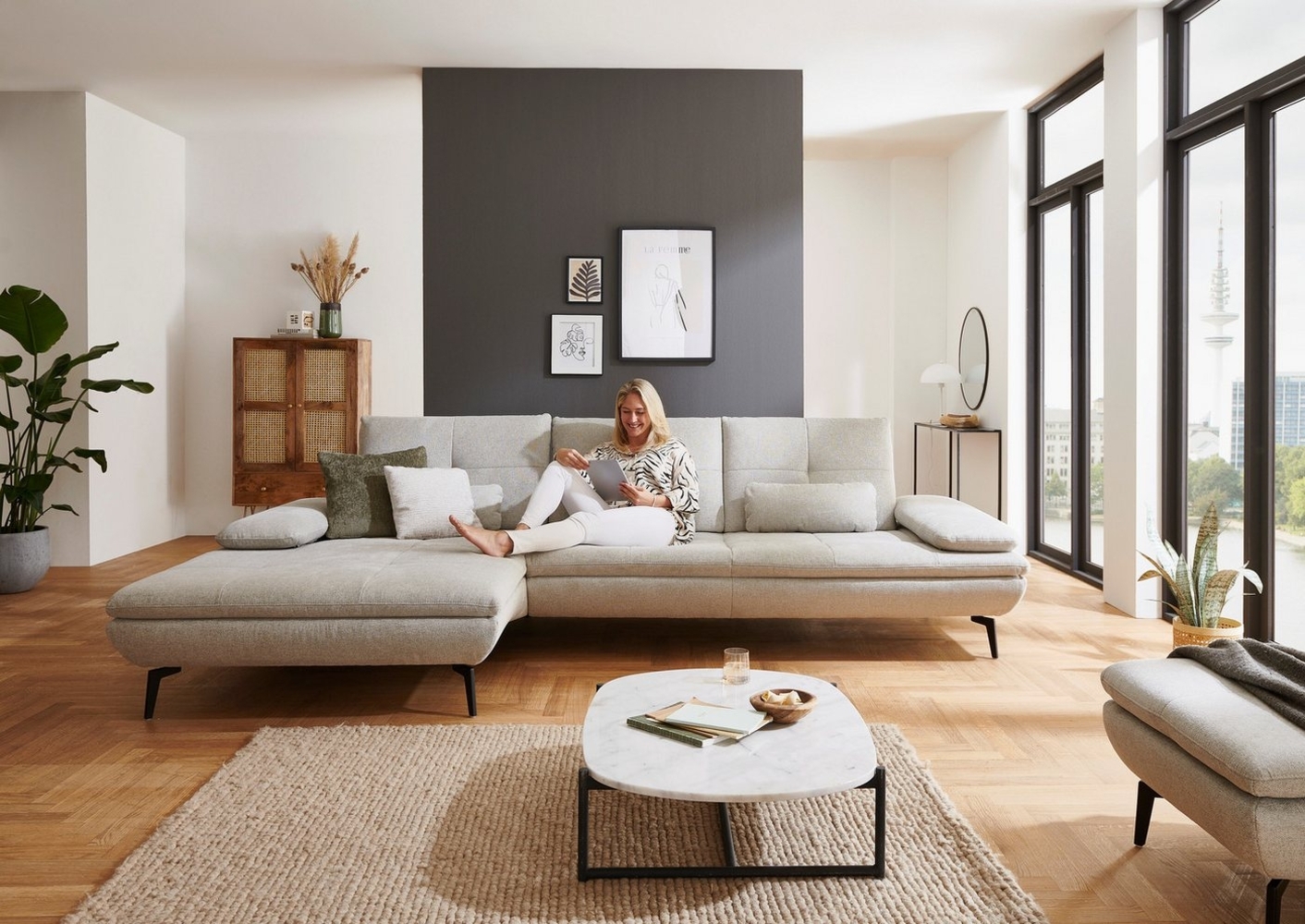 Die PlanBar Ecksofa MP-IN23002 L-Form, 2 Teile, wahlweise mit Armteil- und Sitztiefenverstellung Bild 1