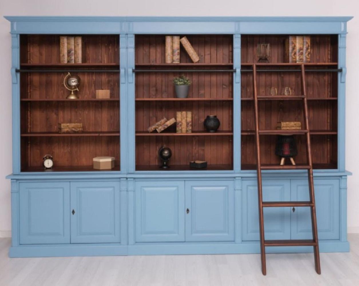 Casa Padrino Landhausstil Bücherschrank mit Leiter Hellblau / Dunkelbraun 223 x 51 x H. 228 cm - Massivholz Schrank - Wohnzimmerschrank - Regalschrank - Büroschrank - Landhausstil Möbel Bild 1