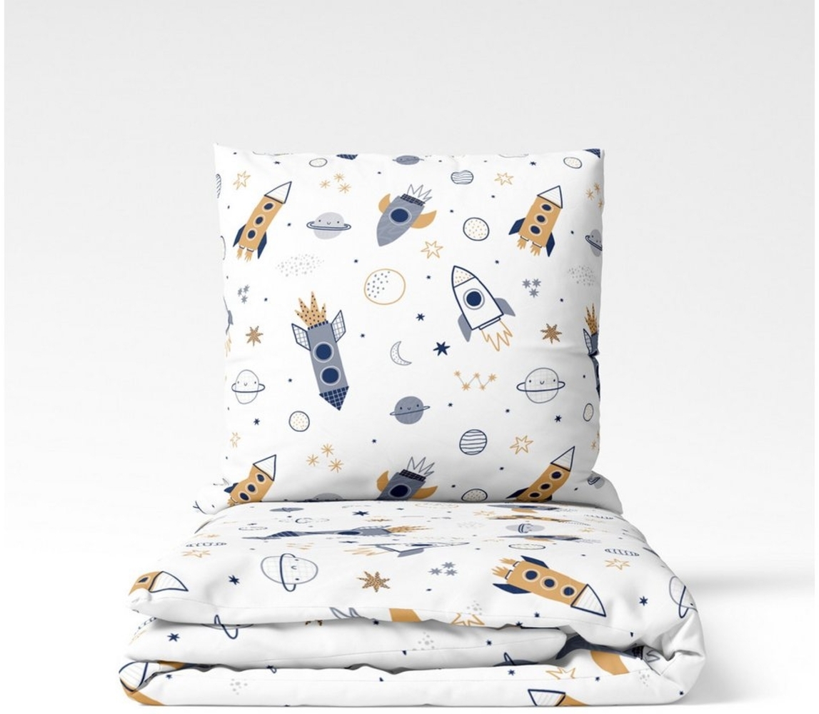 MTOnlinehandel Kinderbettwäsche Space Weltall-Abenteuer 135x200 + 80x80 cm in Renforcé, Rakete, 100% Baumwolle, 2 teilig, Galaxis • Weltall • Blau • Weiß • Beige Bild 1