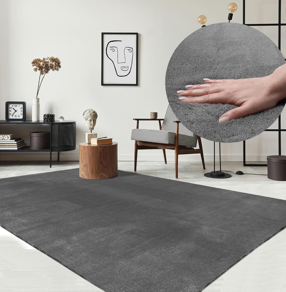 the carpet Relax Moderner Flauschiger Kurzflor Teppich, Anti-Rutsch Unterseite, Waschbar bis 30 Grad, Super Soft, Felloptik, Anthrazit, 240x340 cm Bild 1