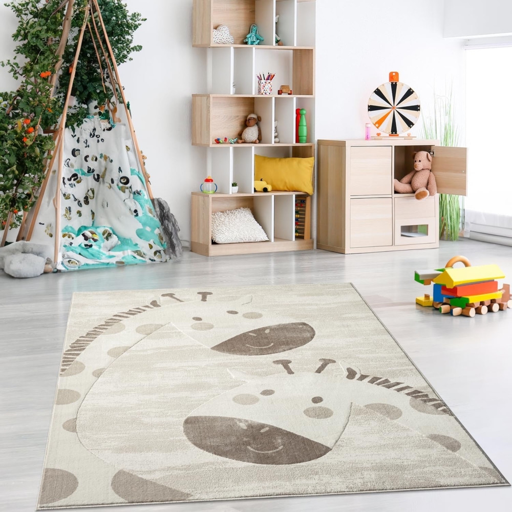 Teppich Kinderzimmer 120x160cm - Pastell Beige Creme - Kurzflor Spielteppich mit niedlichen Giraffen Motiv Bild 1