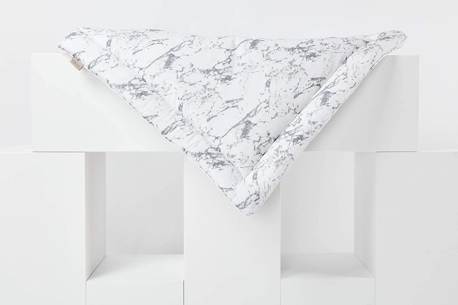 KraftKids Wickelauflage in weißer Marmor, Wickelunterlage 78x78 cm (BxT), Wickelkissen Bild 1