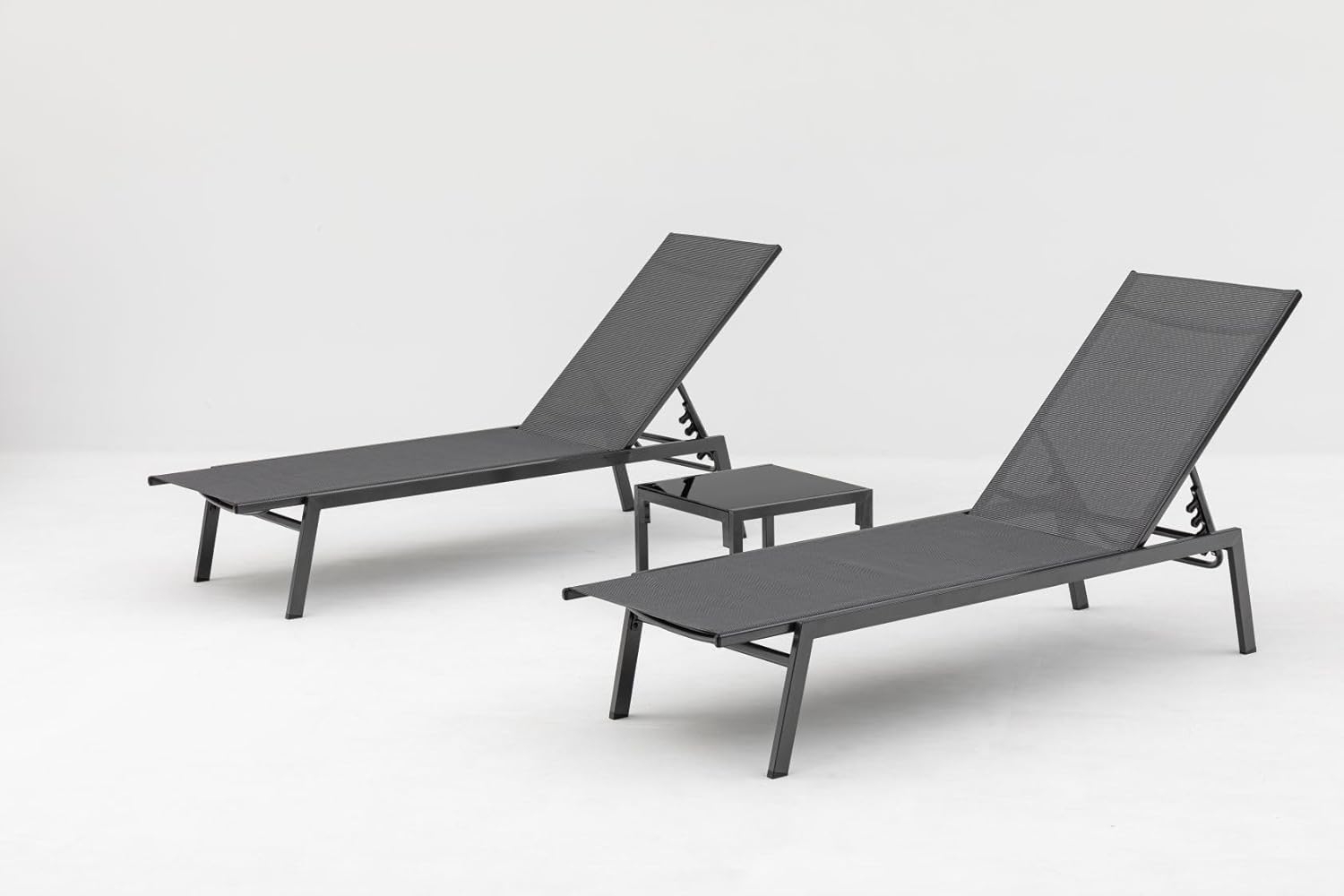 Gardissimo Gartenliege Sonnenliegen-Set Madrid, 2 Liegen mit Beistelltisch Doppelliege Garten, Spar-Set, 3 St, 2x Liege + 1x Tisch, mehrfach verstellbar / wetterfest / stabil Bild 1