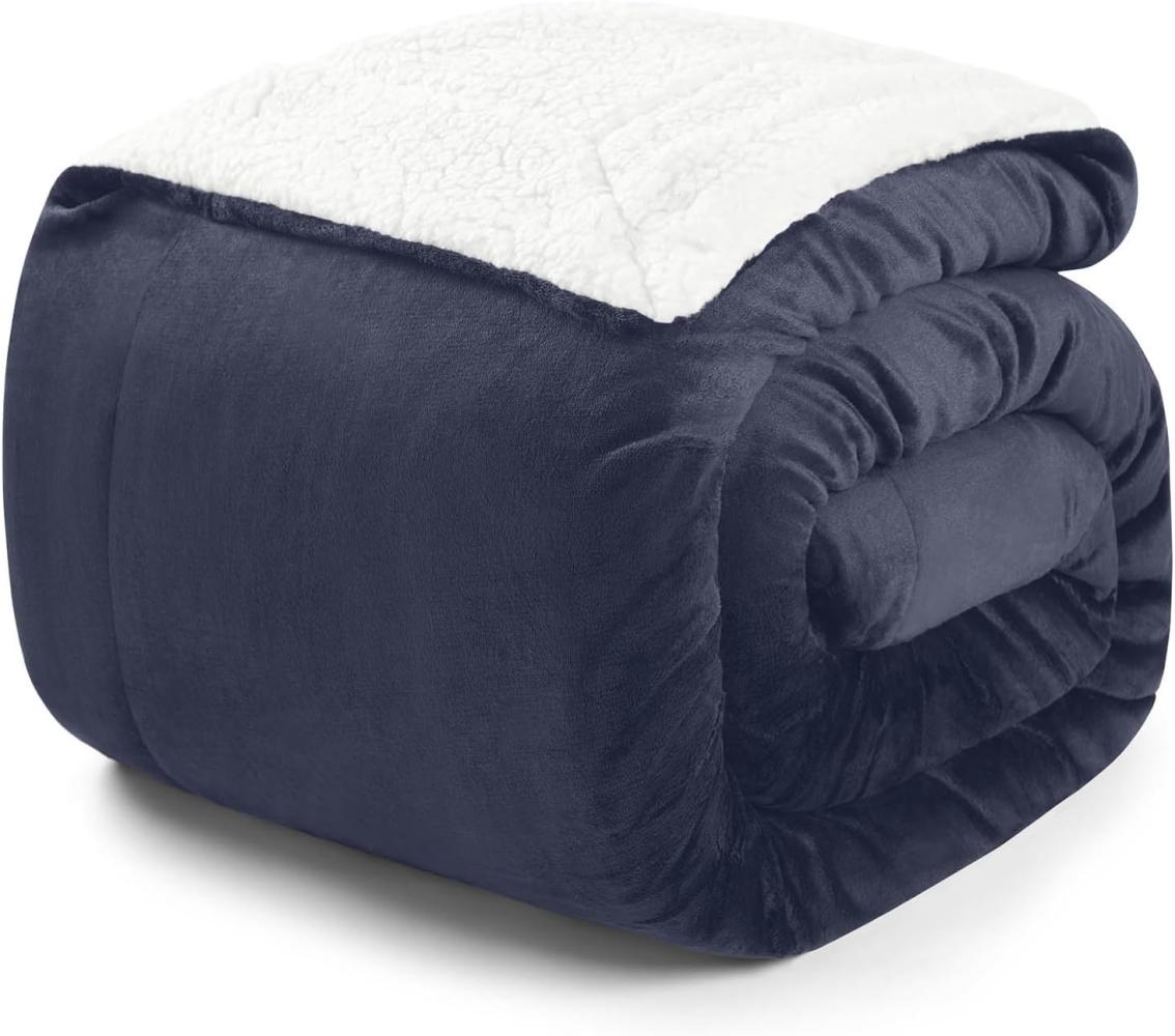 Blumtal Premium Sherpa Kuscheldecke flauschig - Wohndecke Kuscheldecke 220x240 cm - Oeko-TEX zertifizierte Fleecedecke 220x240 cm - Wohn- & Kuscheldecke - Wohndecke 220x240 cm in Dark Ocean - Blau Bild 1