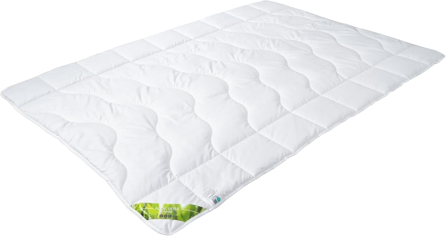 Traumschloss Sommerbettdecke Aloe Vera, Füllung: 100% Polyester, Bezug: 100% Polyester, Bezug mit Aloe Vera veredelt Bild 1