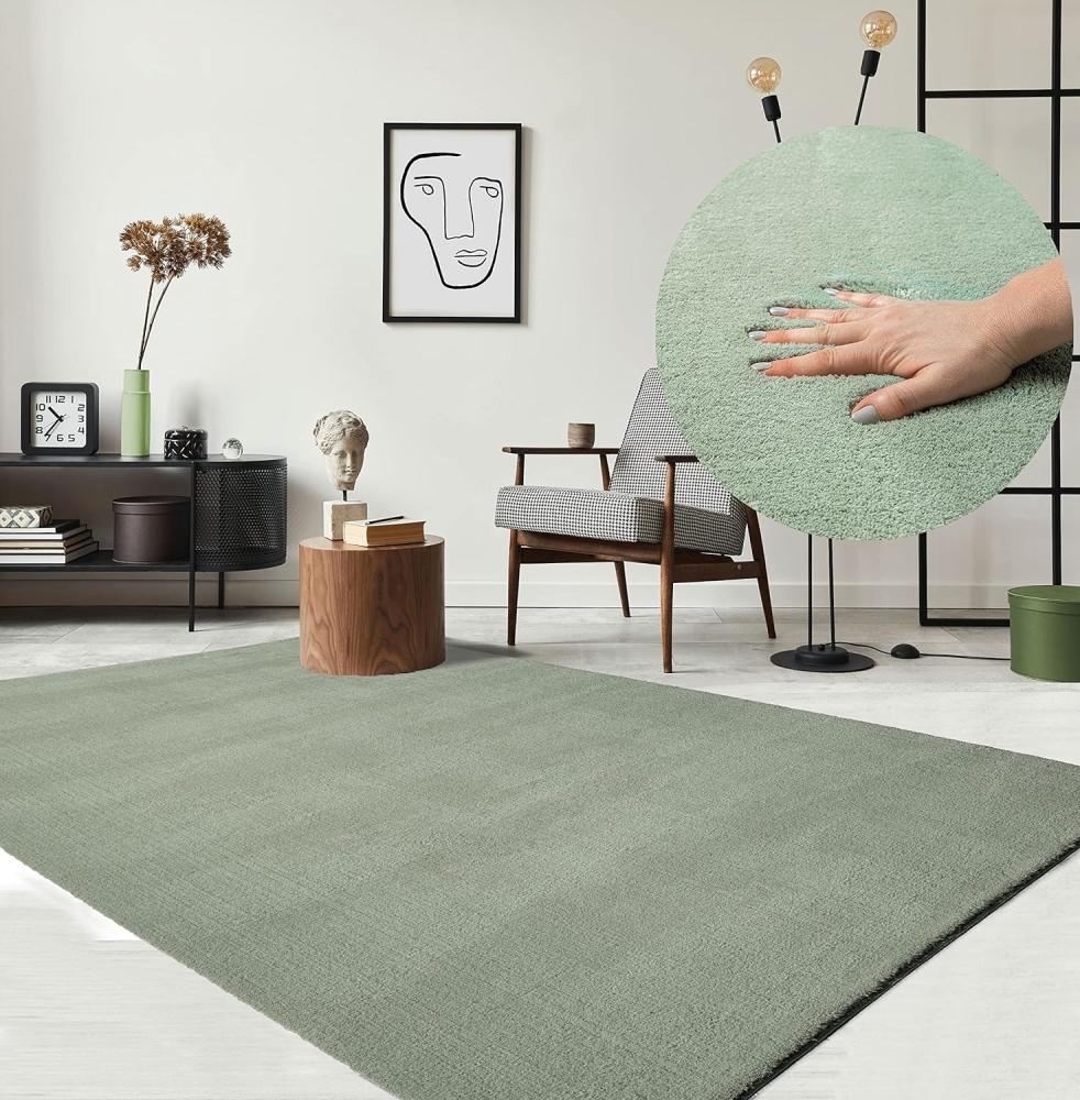 the carpet Relax kuscheliger Kurzflor Teppich, Anti-Rutsch Unterseite, Waschbar bis 30 Grad, Super Soft, Felloptik, Grün, 160 x 220 cm Bild 1