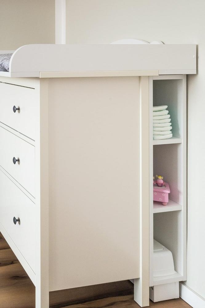 KraftKids Stauraumregal für Wickeltisch weiß passend für HEMNES Kommode u.a, Mit Sockel und höhenverstellbaren Füssen Bild 1