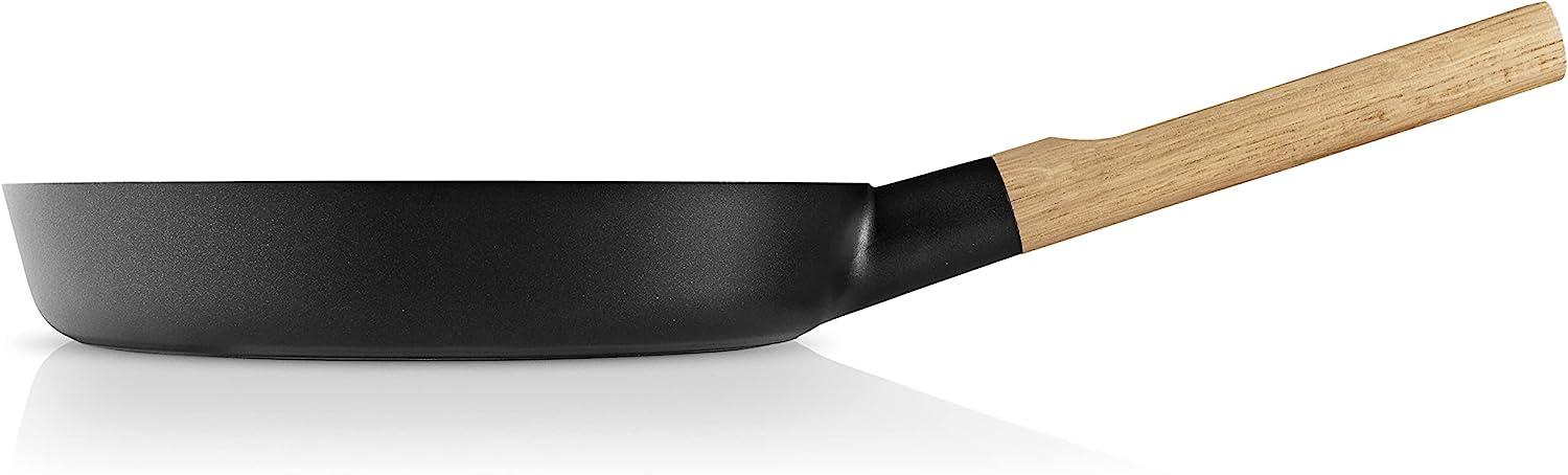 Eva Solo Nordic kitchen Bratpfanne, Pfanne, Schmorpfanne, Gemüsepfanne, Steakfpanne, Fischpfanne, Kochen, Schwarz, Eiche/Aluminium, Ø 24 cm, 280324 Bild 1