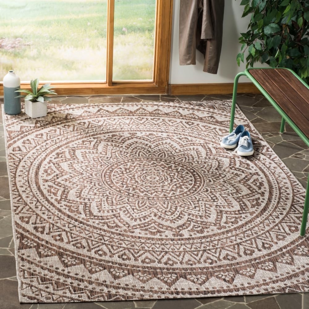 SAFAVIEH Zeitgenössische Teppich für Wohnzimmer, Esszimmer, Schlafzimmer - Courtyard Collection, Kurzer Flor, Hellbeige und Hellbraun, 122 X 170 cm Bild 1