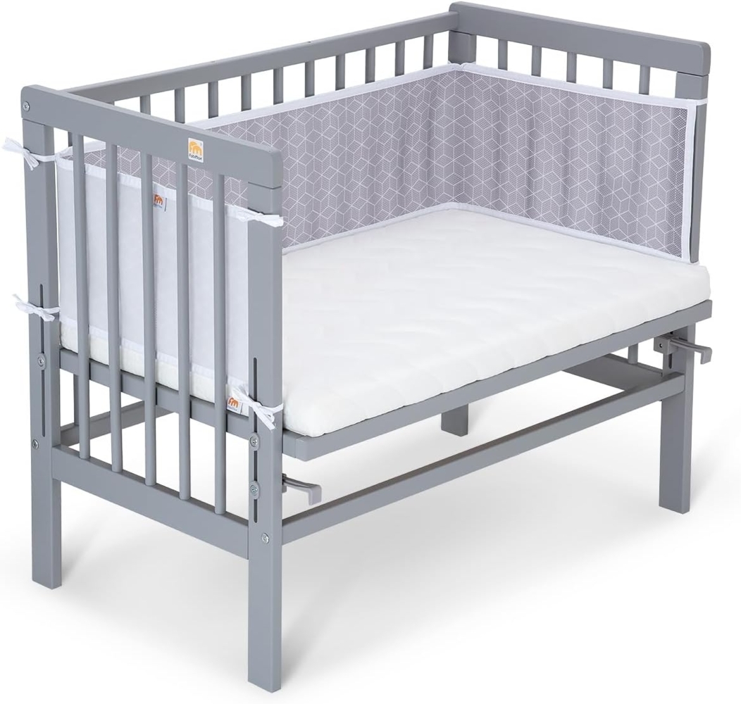 Fabimax 'BASIC' Beistellbett grau, inkl. Matratze 'CLASSIC' und Nestchen 'Würfel' grau Bild 1