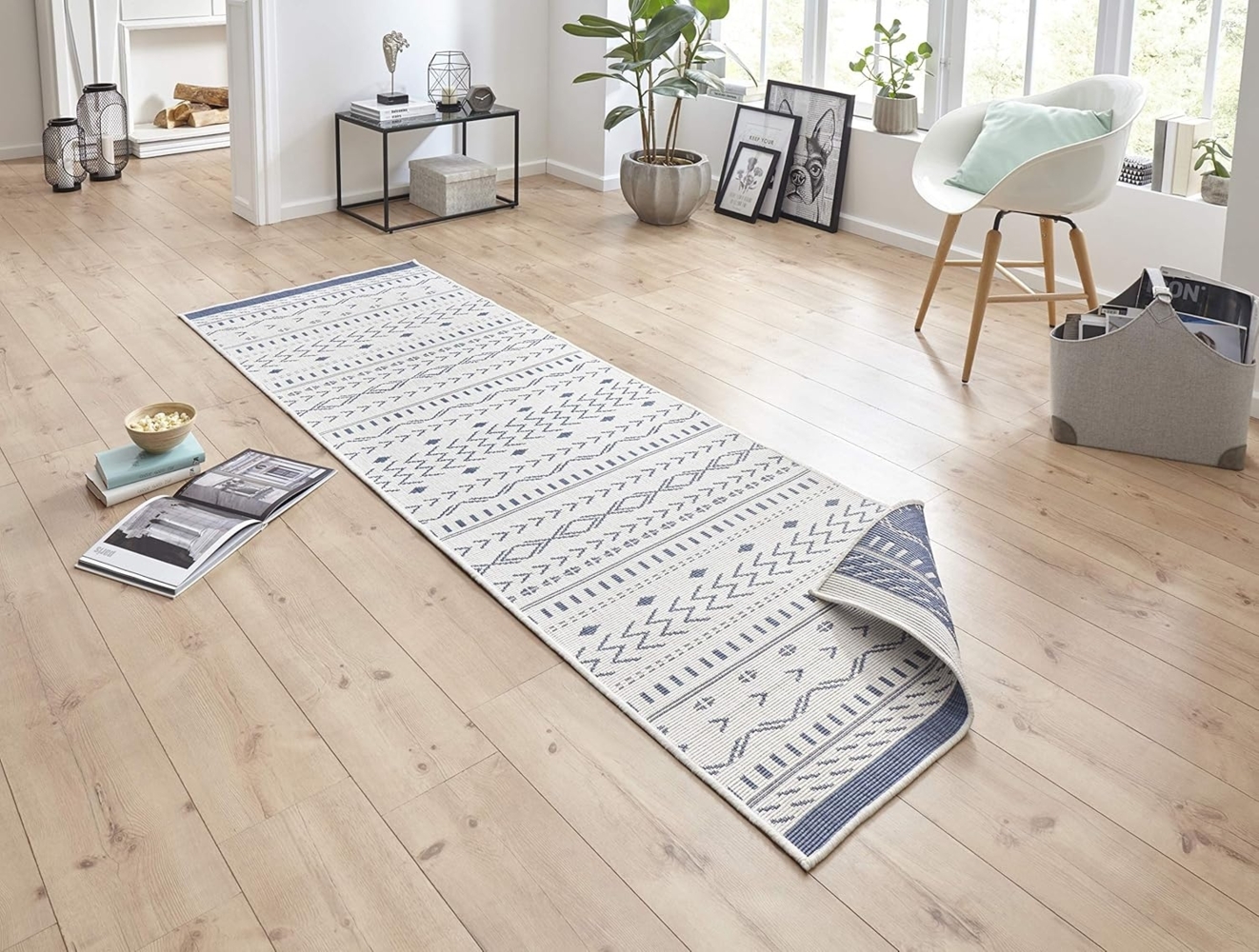 NORTHRUGS In- und Outdoor Teppich Kuba 80x250 cm - Wendeteppich Wetterfest Boho Design Ethno Muster Läufer für Balkon Terrasse Garten Wintergarten Wohnzimmerteppich Wasserfest in Blau Creme Bild 1