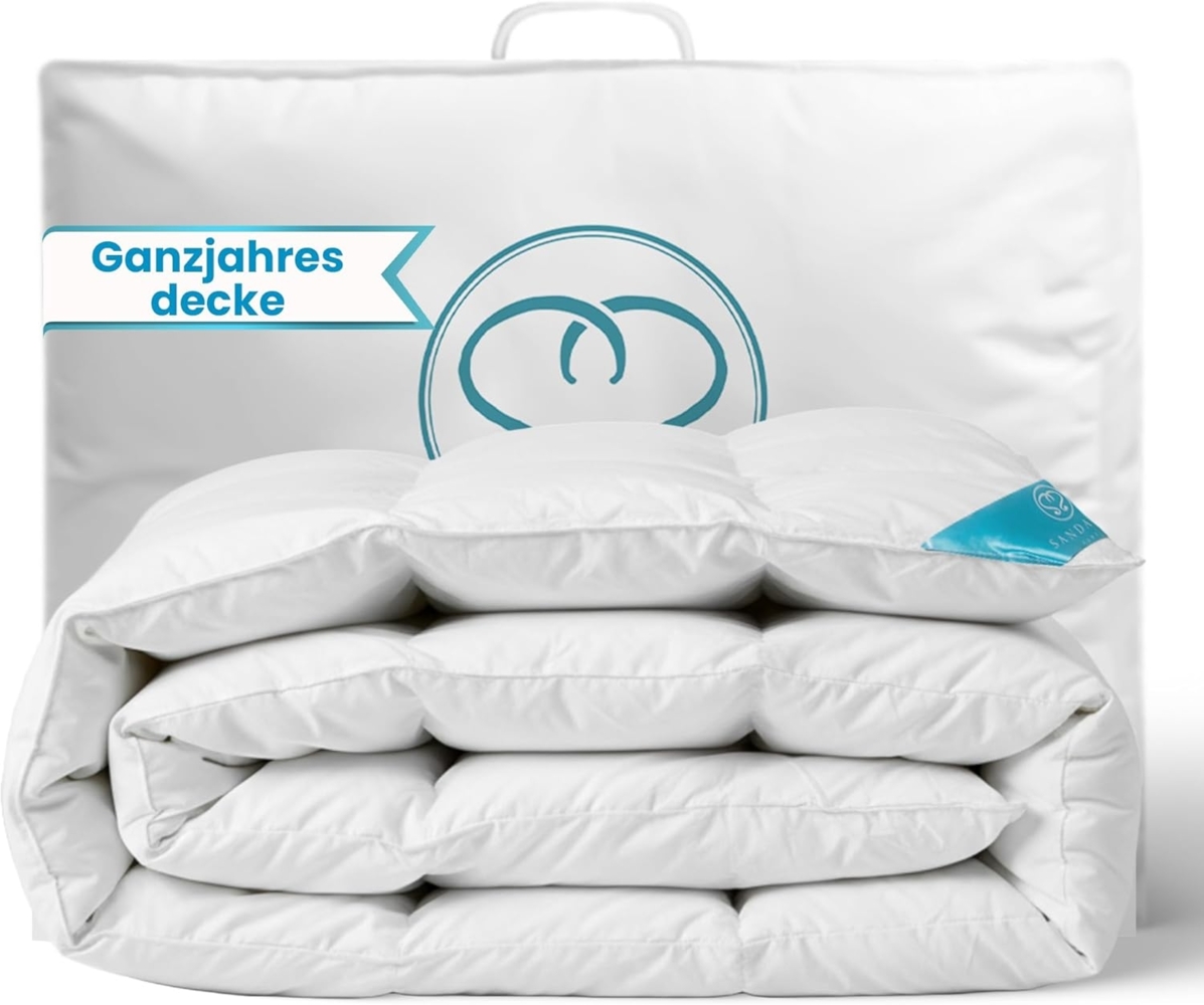 Sandaro Home Gänsedaunenbettdecke Ganzjahresdecke mit Gänsedaunen, Füllung: 70% Daunen/ 30% Federn, Bezug: Baumwolle, kuschelige Bettdecke mit Baumwollbezug, 135 x 200 cm, 1400g Bild 1