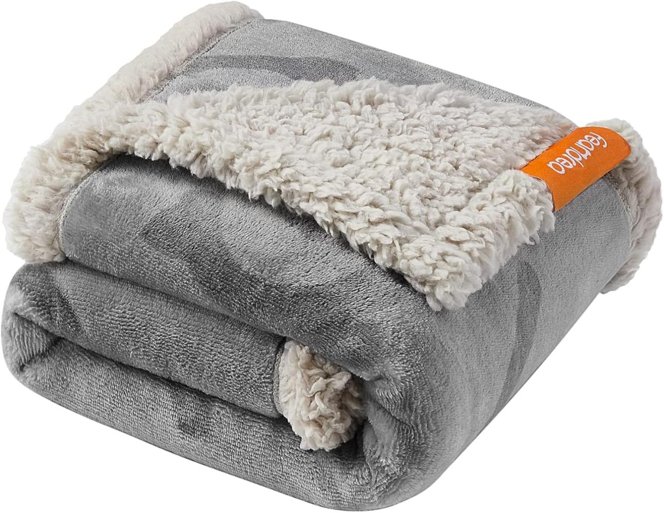 Feandrea wasserdichte Hundedecke, Sherpa Fleece Haustier Decke für Minihunde, Katzen, 73 x 63 cm, S, maschinenwaschbar, beidseitiger Sofabezug-Schutz, grau PPB029G01 Bild 1