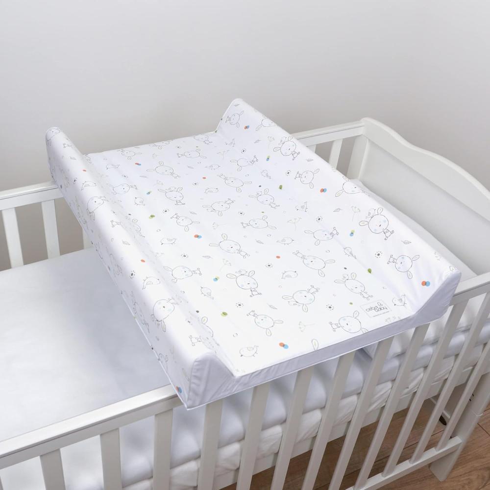 Baby Comfort Baby Wickelunterlage mit hartem Boden, 70 x 50 cm, passend für Kinderbetten mit 120 x 60 cm, Unisex-Keil, Anti-Roll-Windel, wasserdichte Wickelunterlage für Neugeborene mit erhöhten Kante Bild 1