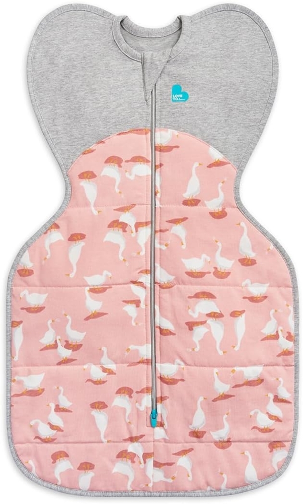 Love To Dream Pucksack, Baby Erstausstattung Small (3,5-6 kg), ideal für kühle Temperaturen (16-20°C), Arme hoch Position, zweiweg-Reißverschluss für einfaches Windelwechseln, Schlafsack Rosa Bild 1