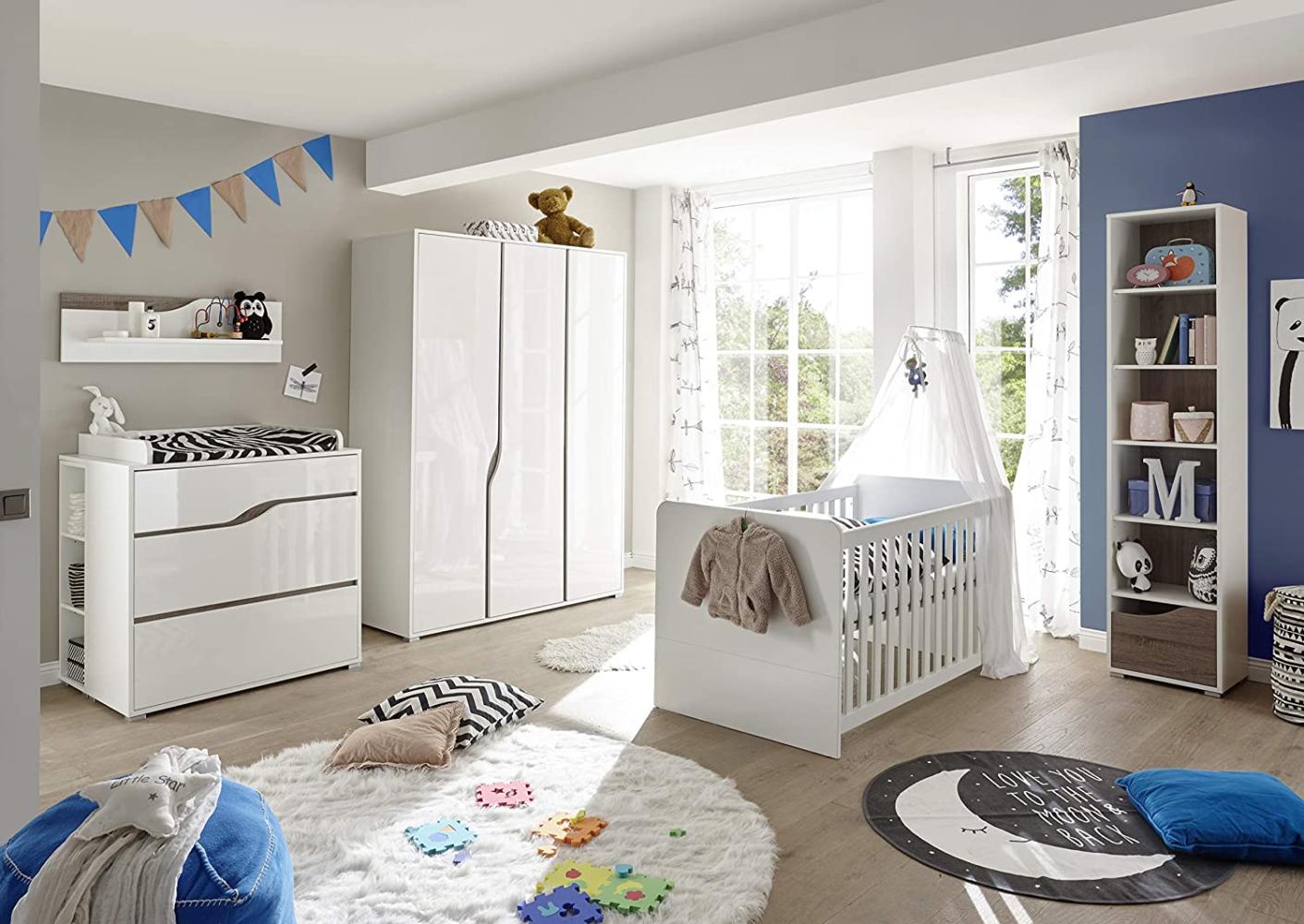 Babyzimmer Mara in Weiß und Eiche Trüffel 8 teilig mit Kleiderschrank, Kinderbett Babybett mit Lattenrost und Umbauseiten, Wickelkommode und Regalen - Kinderzimmer komplett Set von Begabino - MD110700 Bild 1