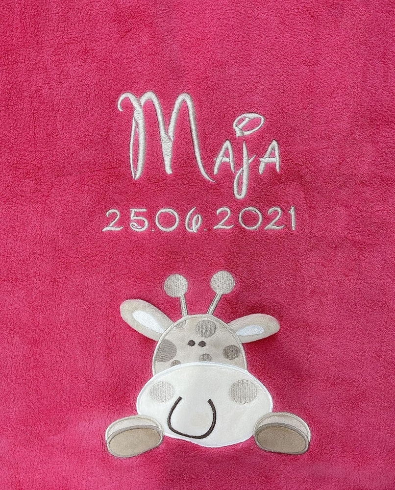 KIDDI-MEDIA Babydecke mit Name und Geburtsdatum Bestickt/kuschelig weich / 1A Qualität (Hellpink - Giraffe) Bild 1