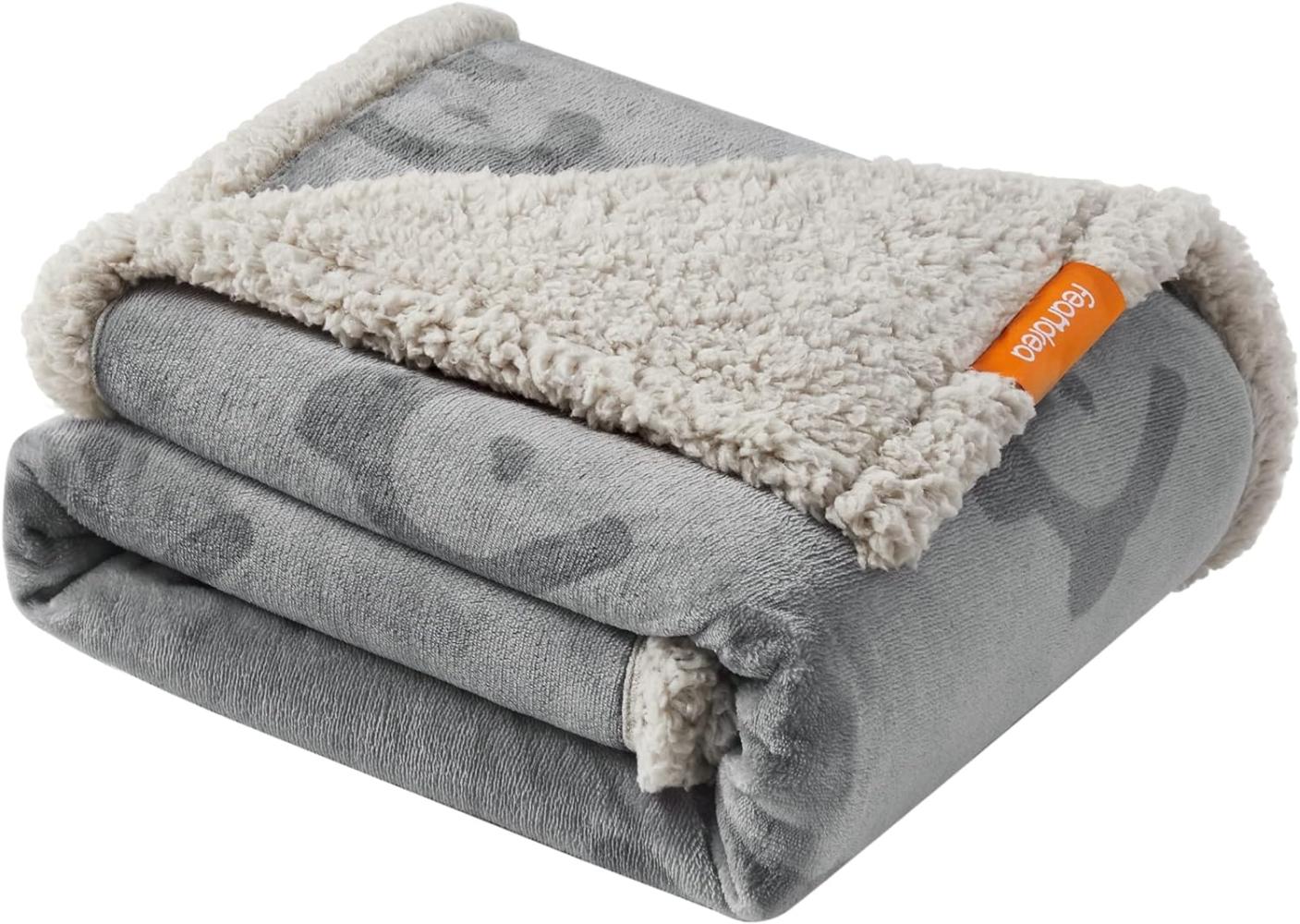 Feandrea wasserdichte Hundedecke, Sherpa Fleece Haustier Decke für kleine und mittelgroße Hunde, Katzen, 127 x 101 cm, L, maschinenwaschbar, beidseitiger Sofabezug-Schutz, grau PPB050G01 Bild 1