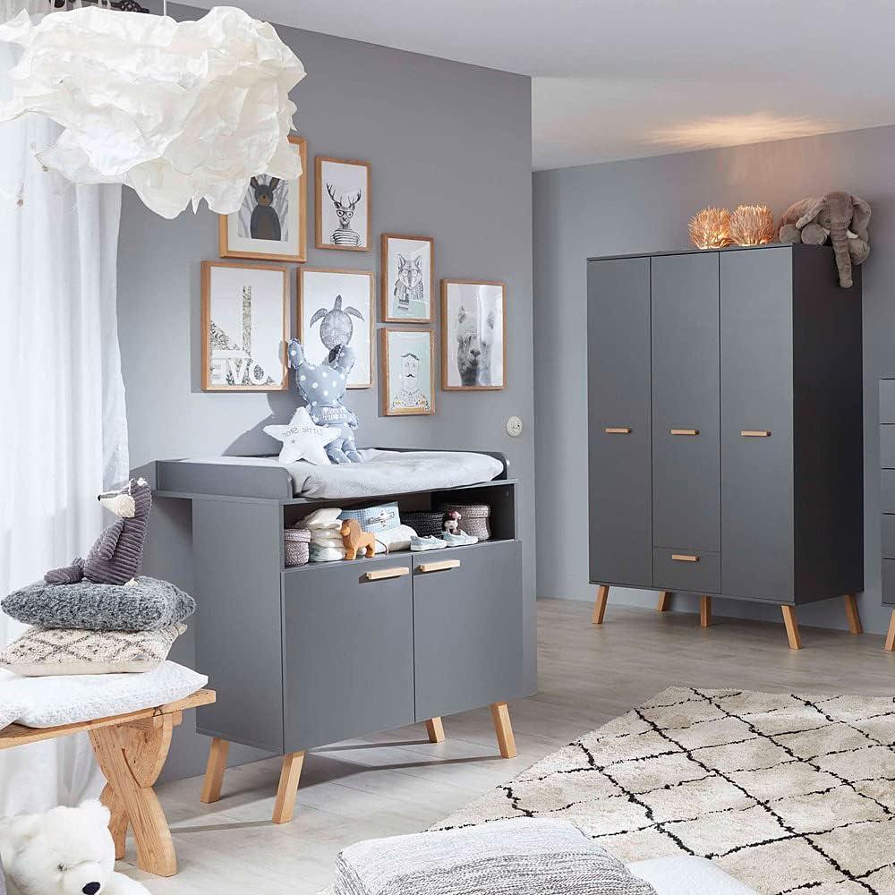 Trendteam 'Mats' 2-tlg. Babyzimmer-Set, grau, aus 3-trg. Kleiderschrank und Wickelkommode Bild 1