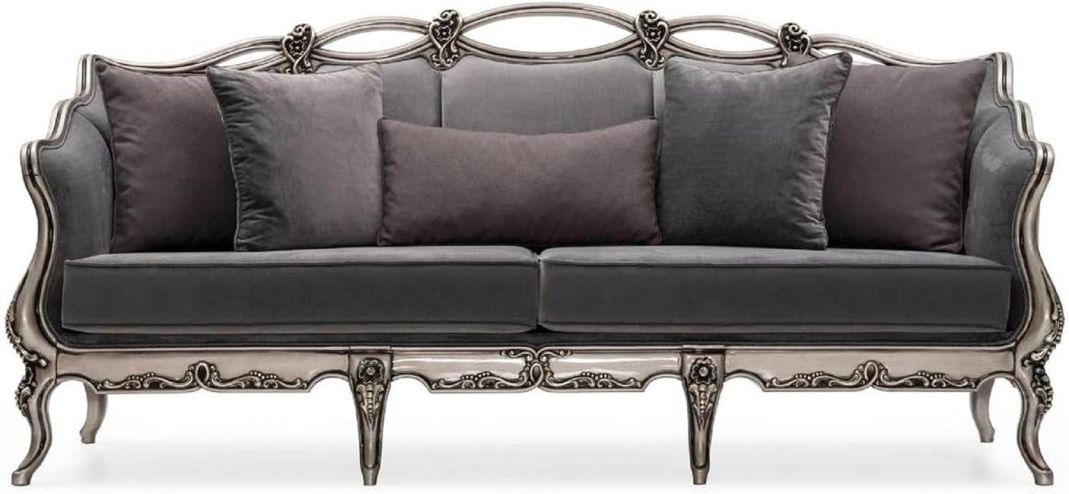 Casa Padrino Luxus Barock Wohnzimmer Sofa Grau / Silber - Handgefertigtes Barockstil Sofa mit dekorativen Kissen - Luxus Wohnzimmer Möbel im Barockstil - Barock Möbel - Edel & Prunkvoll Bild 1