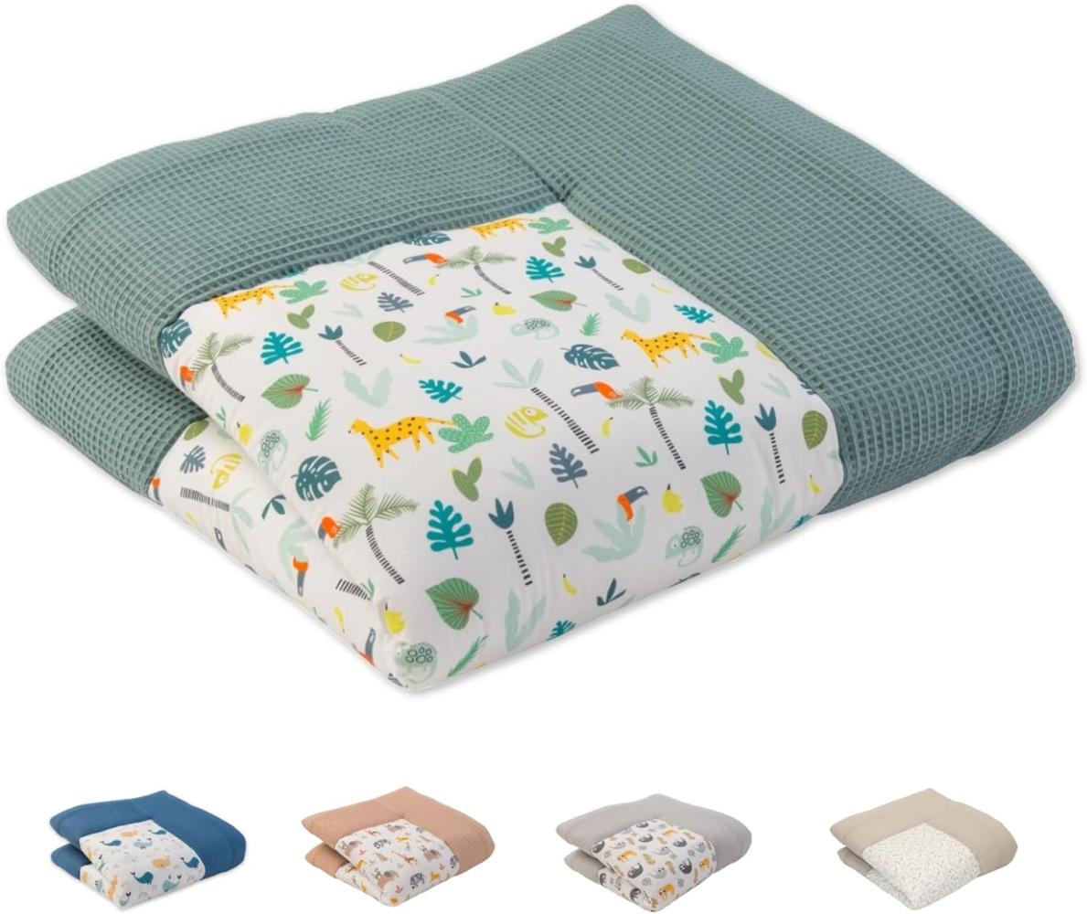 ULLENBOOM ® Baby Krabbeldecke 120x120 cm gepolstert - Salbeigrün-Regenwald (Made in EU) - Krabbeldecke für Baby mit 100% OEKO TEX Baumwolle, ideal als Babydecke & Spieldecke Bild 1