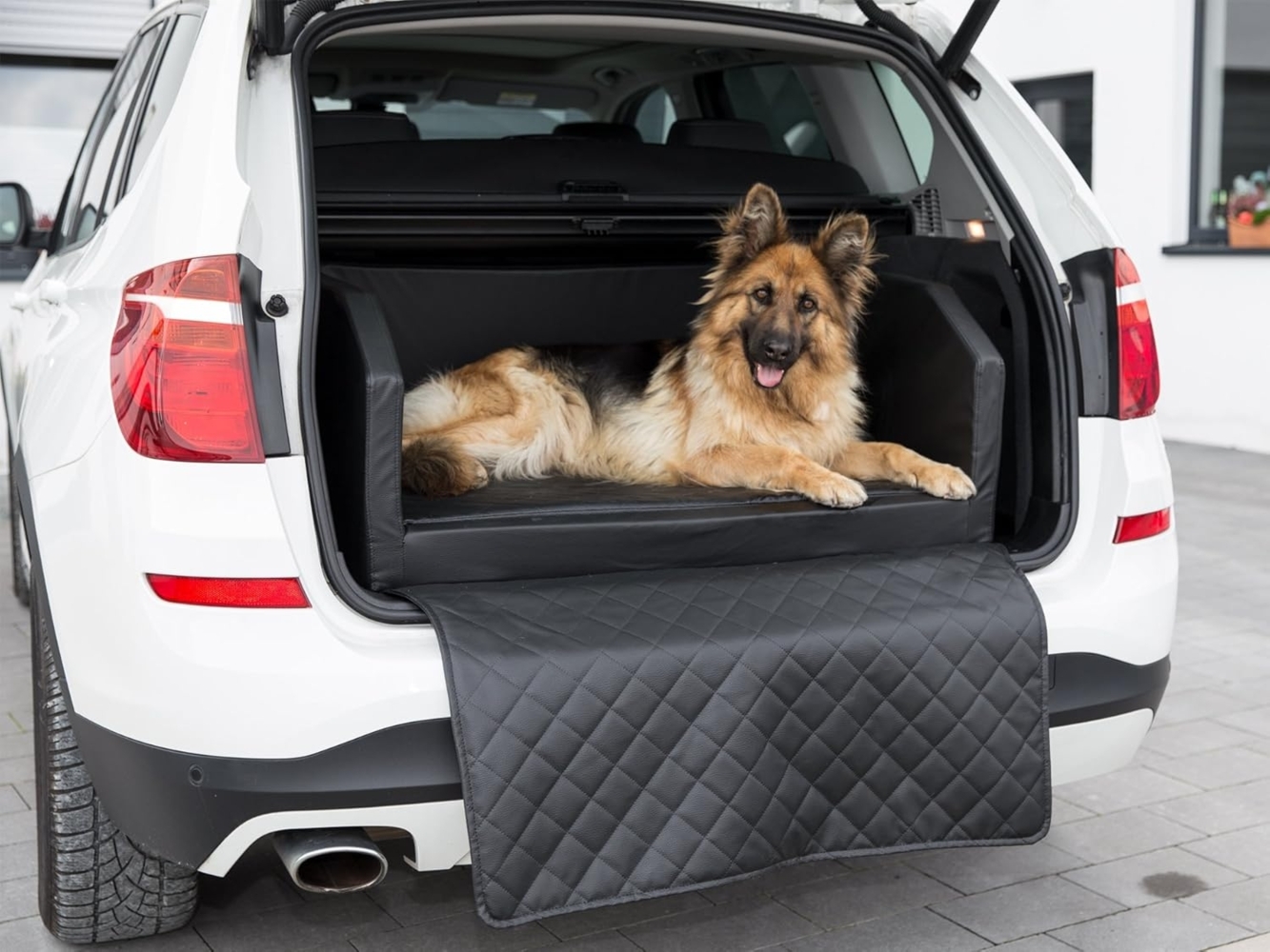 CopcoPet Tier-Autobett Autohundebett Schwarz 70x55 cm mit Gurtsystem Bild 1