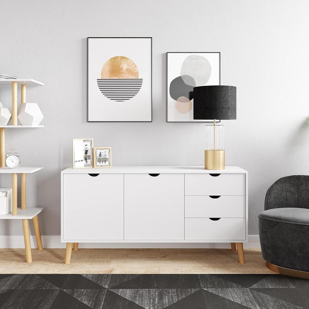 SCANDI - Sideboard mit 2 Türen mit Soft-Close, breitem Einlegeboden und 3 Schubladen, Massivholzfüße, weiß matt lackiert Bild 1