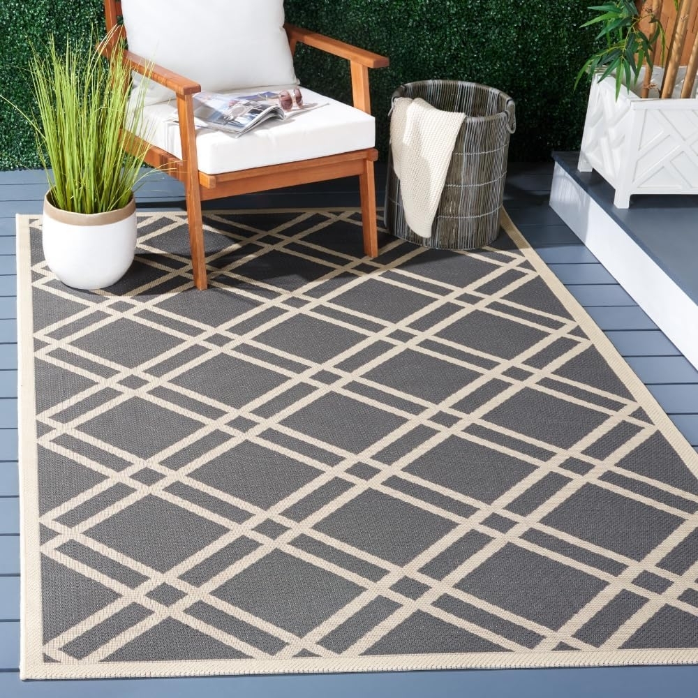 SAFAVIEH Geometrisch Teppich für Innen - & Außenbereich - Wasserdicht - Courtyard Collection, Kurzer Flor, Anthrazit und Beige, 201 X 290 cm Bild 1